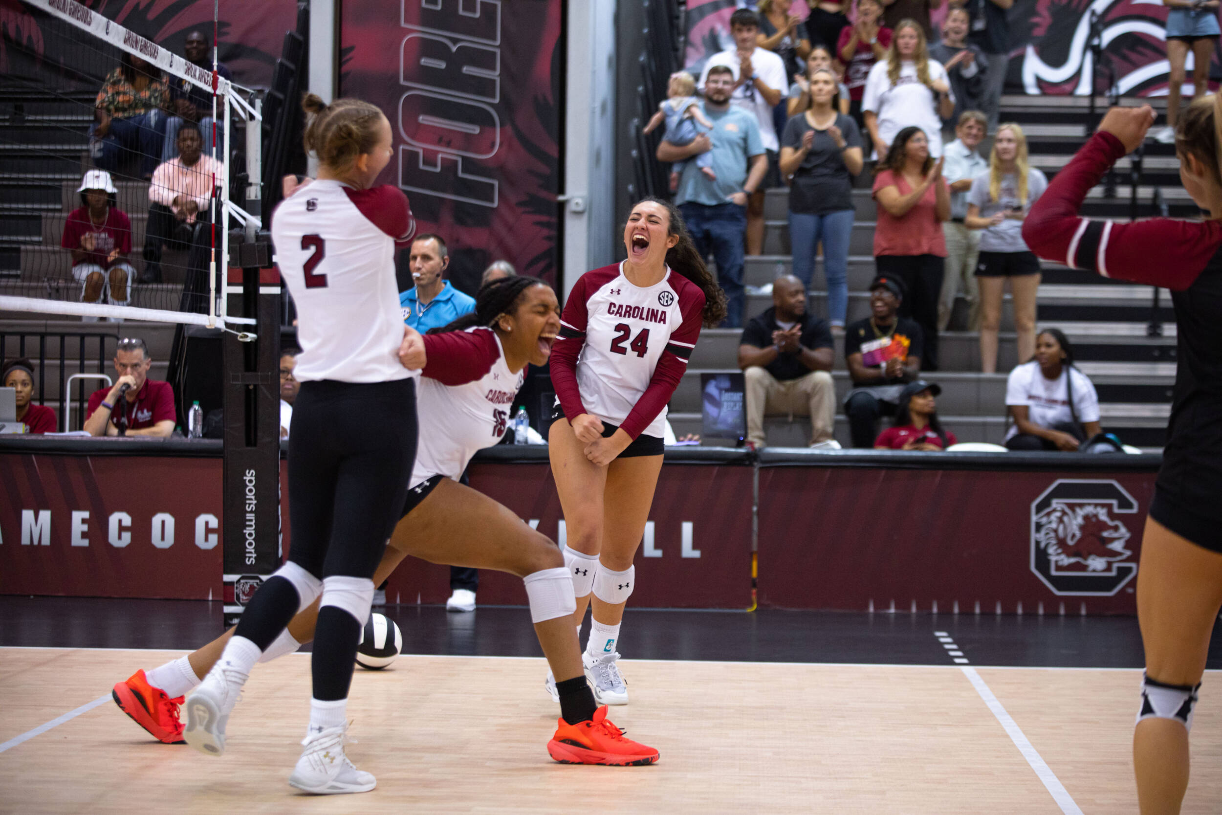 Volleyball Wraps Up Non-Conference at Hurricane Invitational