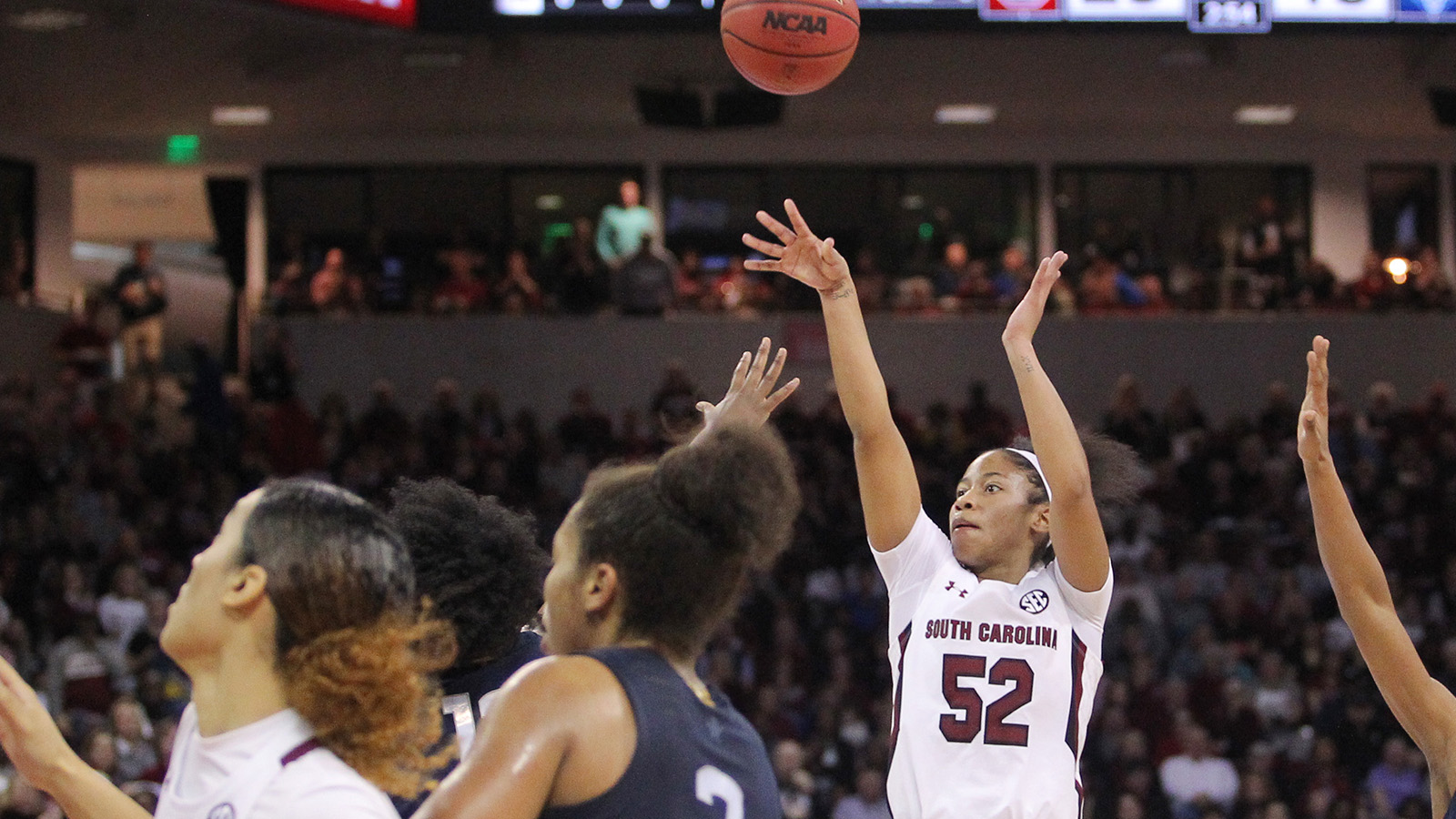 Harris, Boston Named to Naismith Trophy Midseason Team