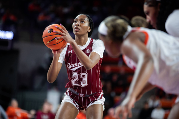 No. 1 South Carolina wins 12th straight vs. Clemson 85-31