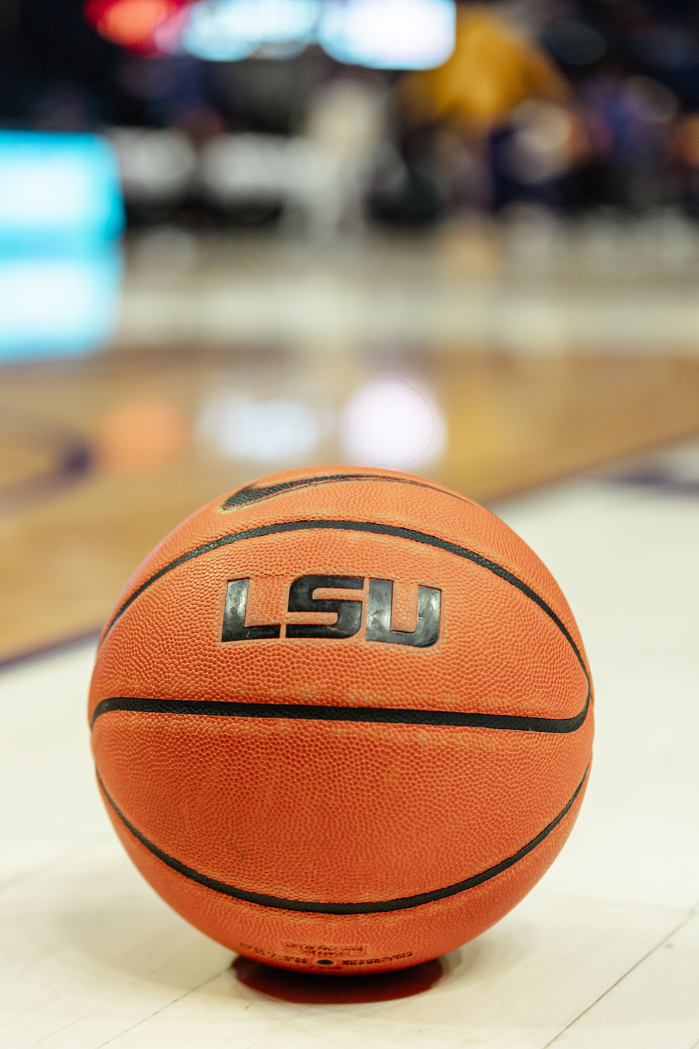 South Carolina Faces LSU Tuesday in SEC Road Opener