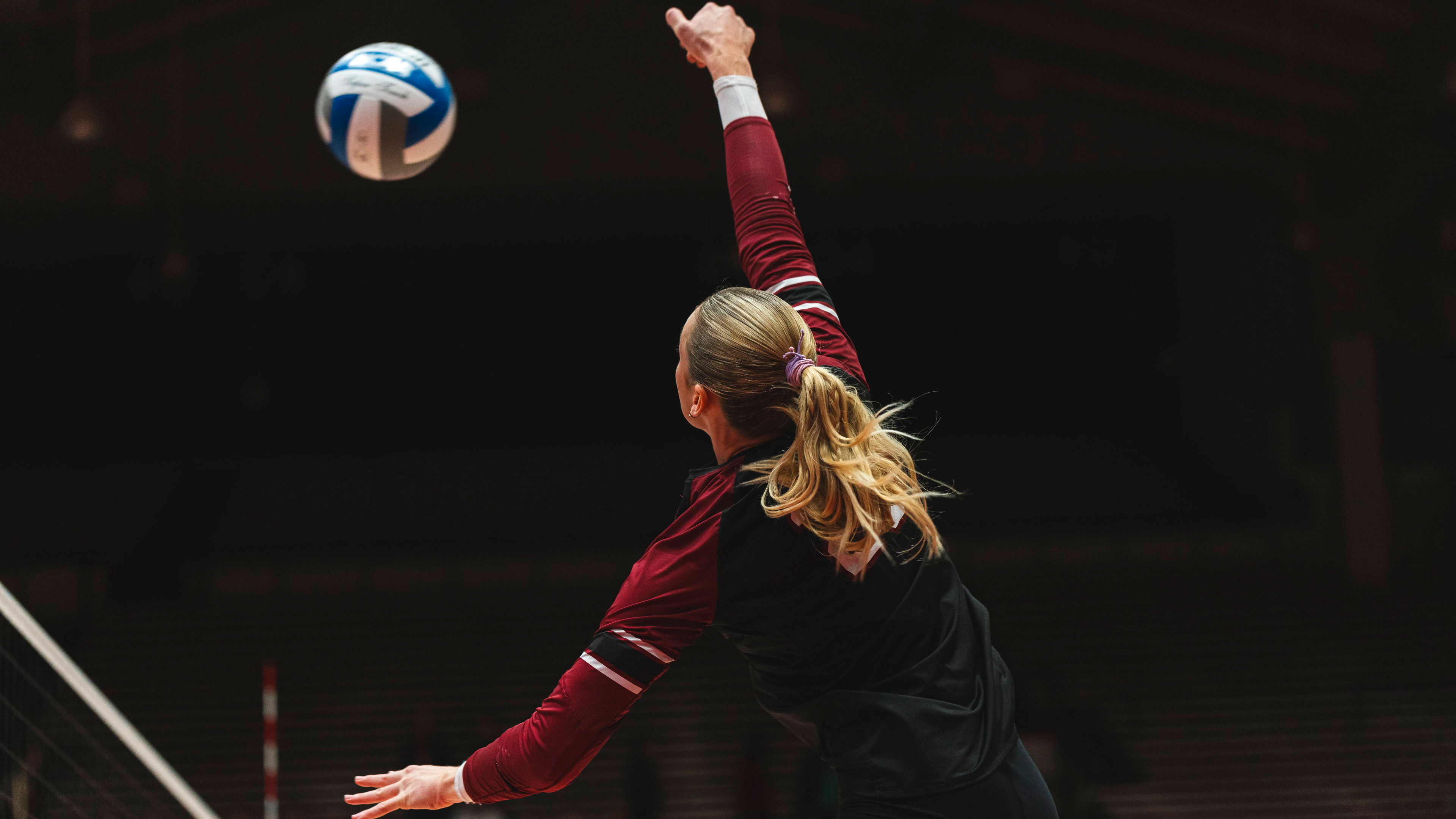 Volleyball Drops Road Match at Arkansas