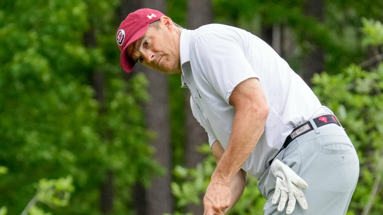 Shane Beamer Golfing