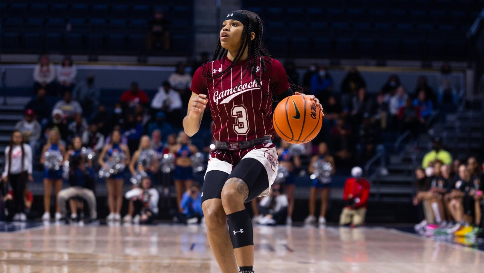 No. 1 South Carolina women pull away from Mississippi, 71-57