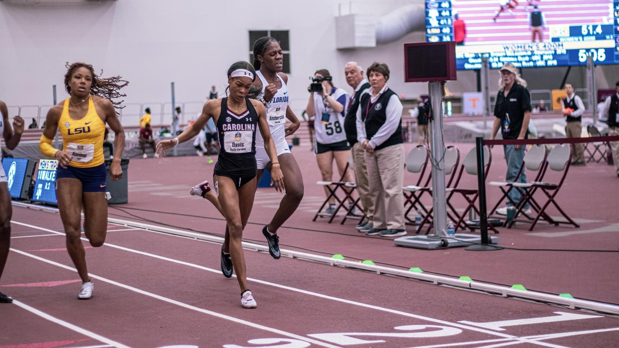 Davis Earns Silver Medal on Final Day of Indoor SEC Championships