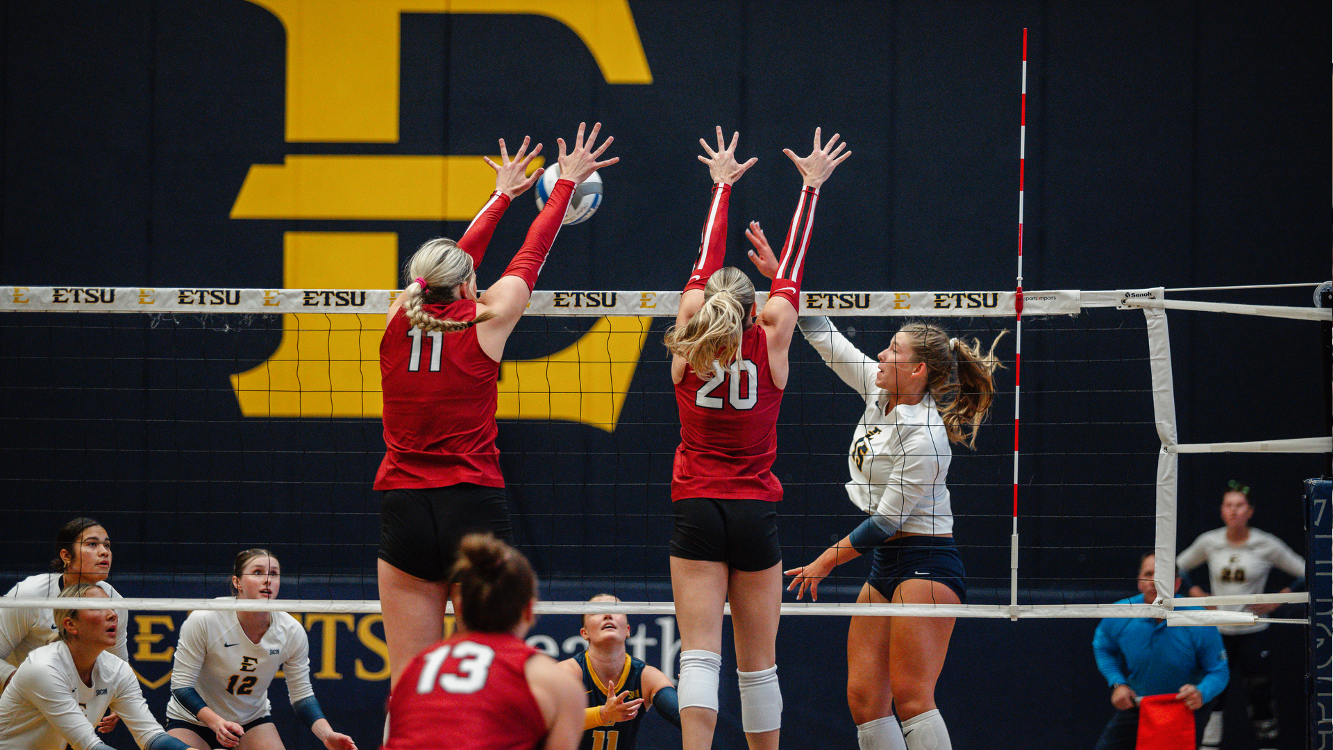 Volleyball Falls 3-2 to ETSU Tuesday Night