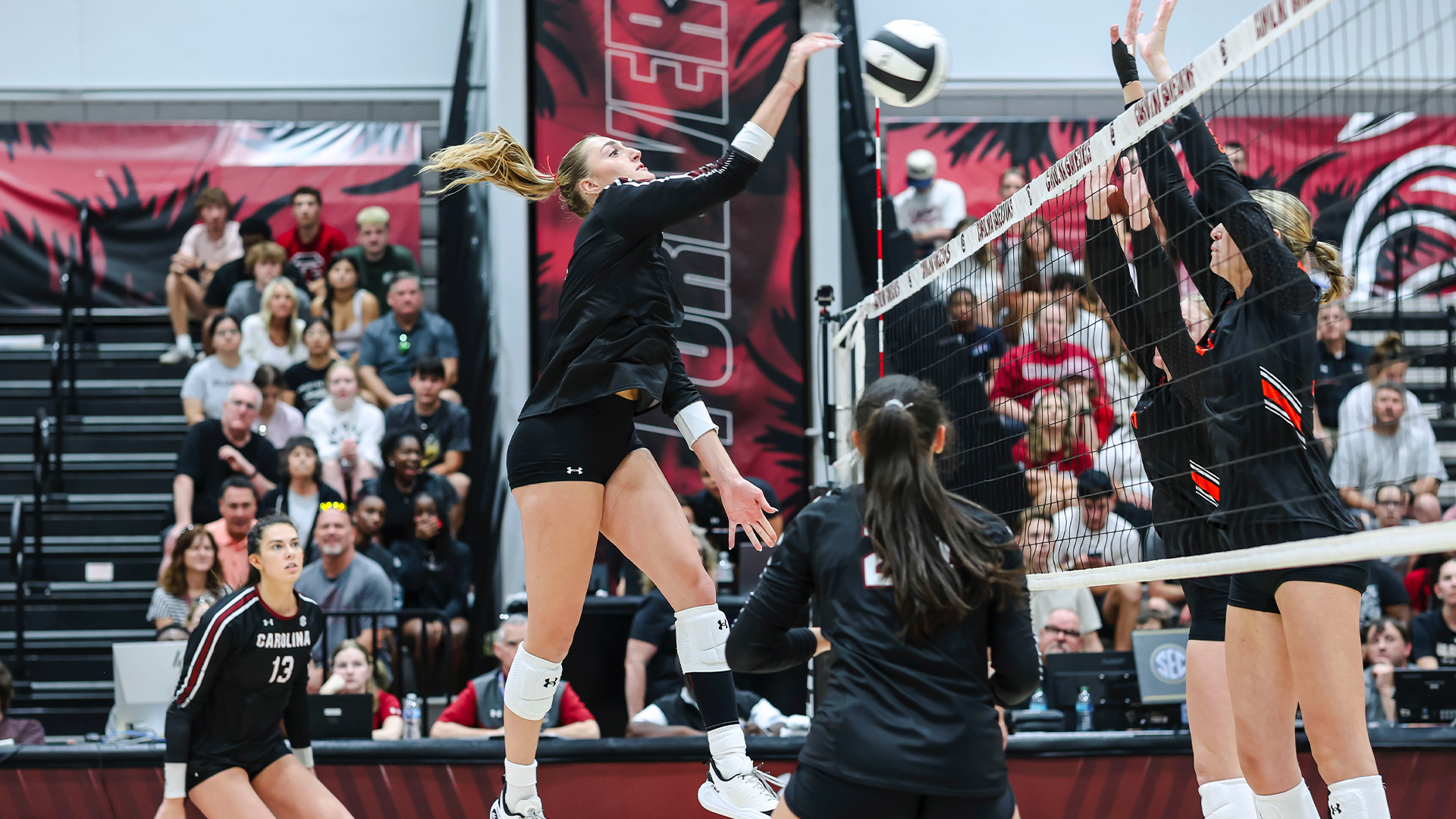 Balanced Attack Pushes Gamecocks Past Campbell