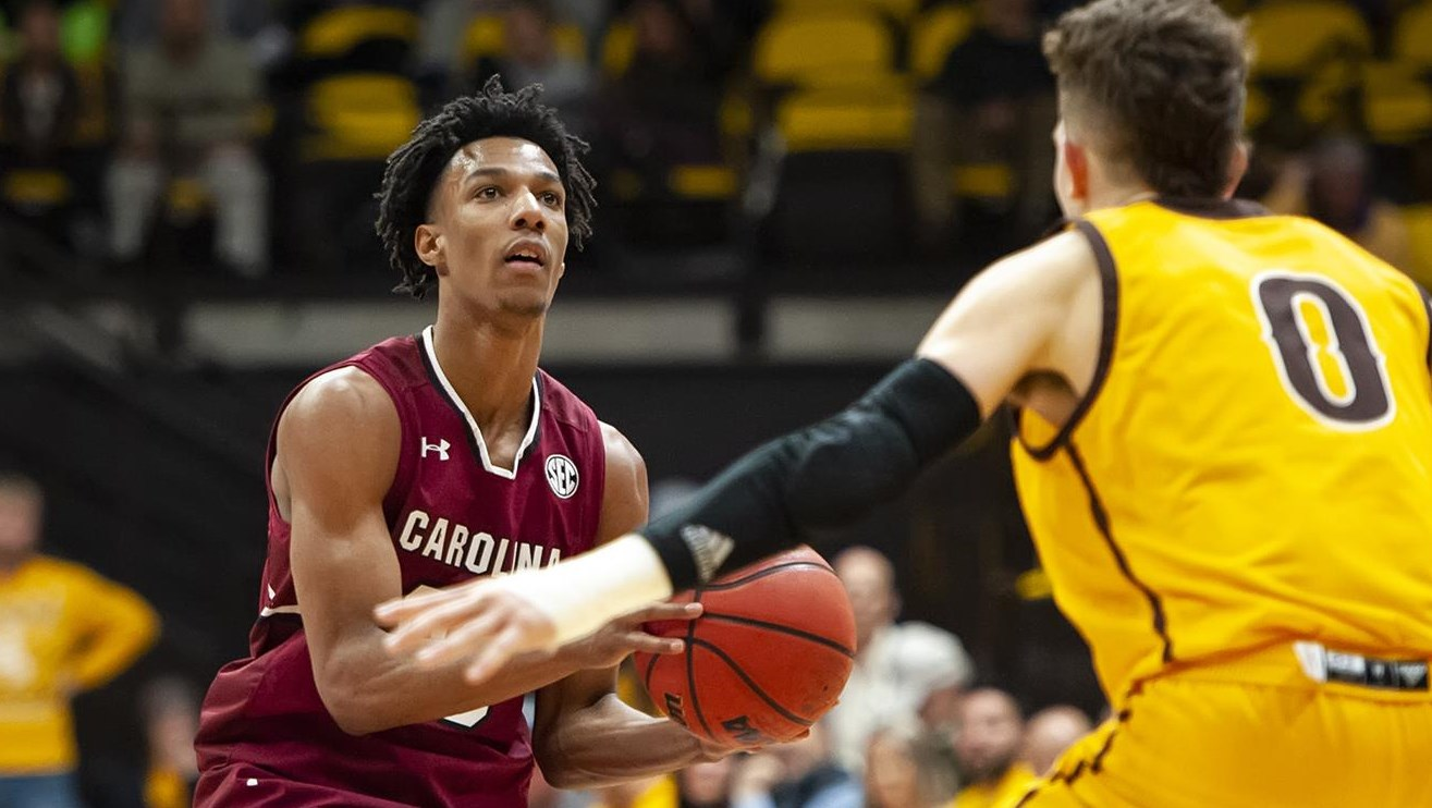 Wyoming comes back in second half to beat South Carolina