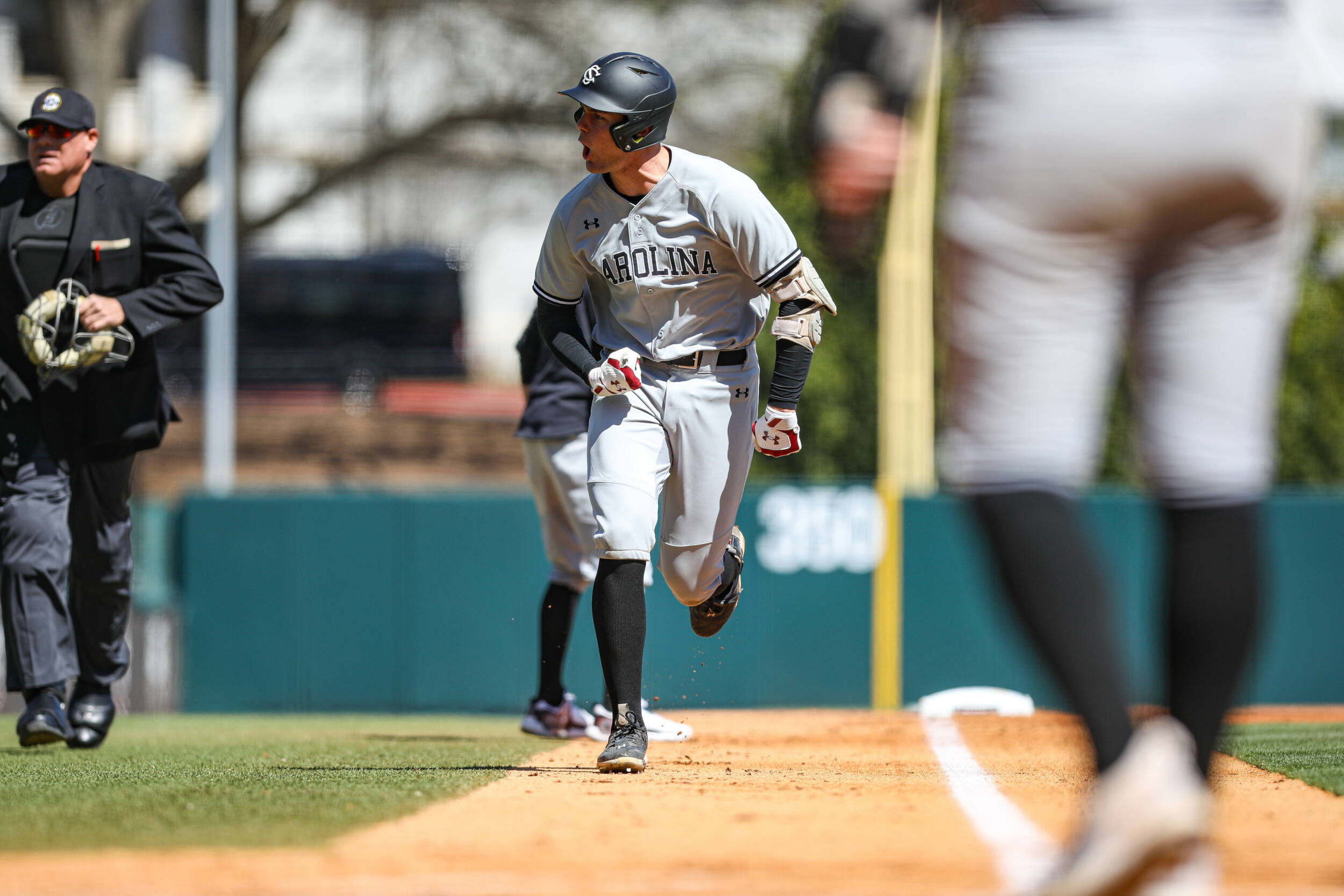 Baseball Completes Twinbill Sweep at Georgia