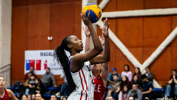 Joyce Edwards rises above a defender in the 2025 FIBA 3x3 Nations League Americas Conference.