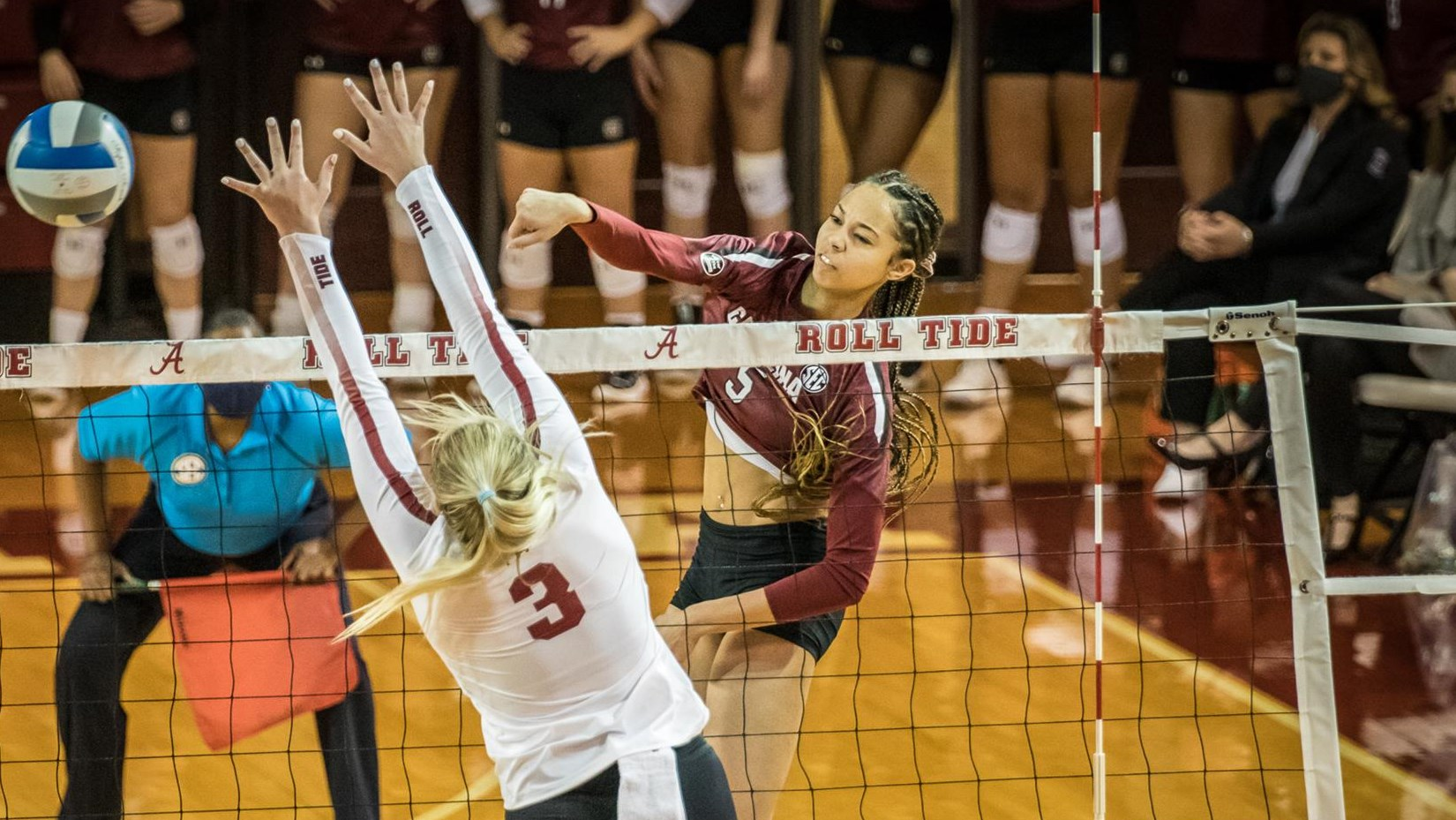 Gamecocks Fall in Five Sets on the Road Friday