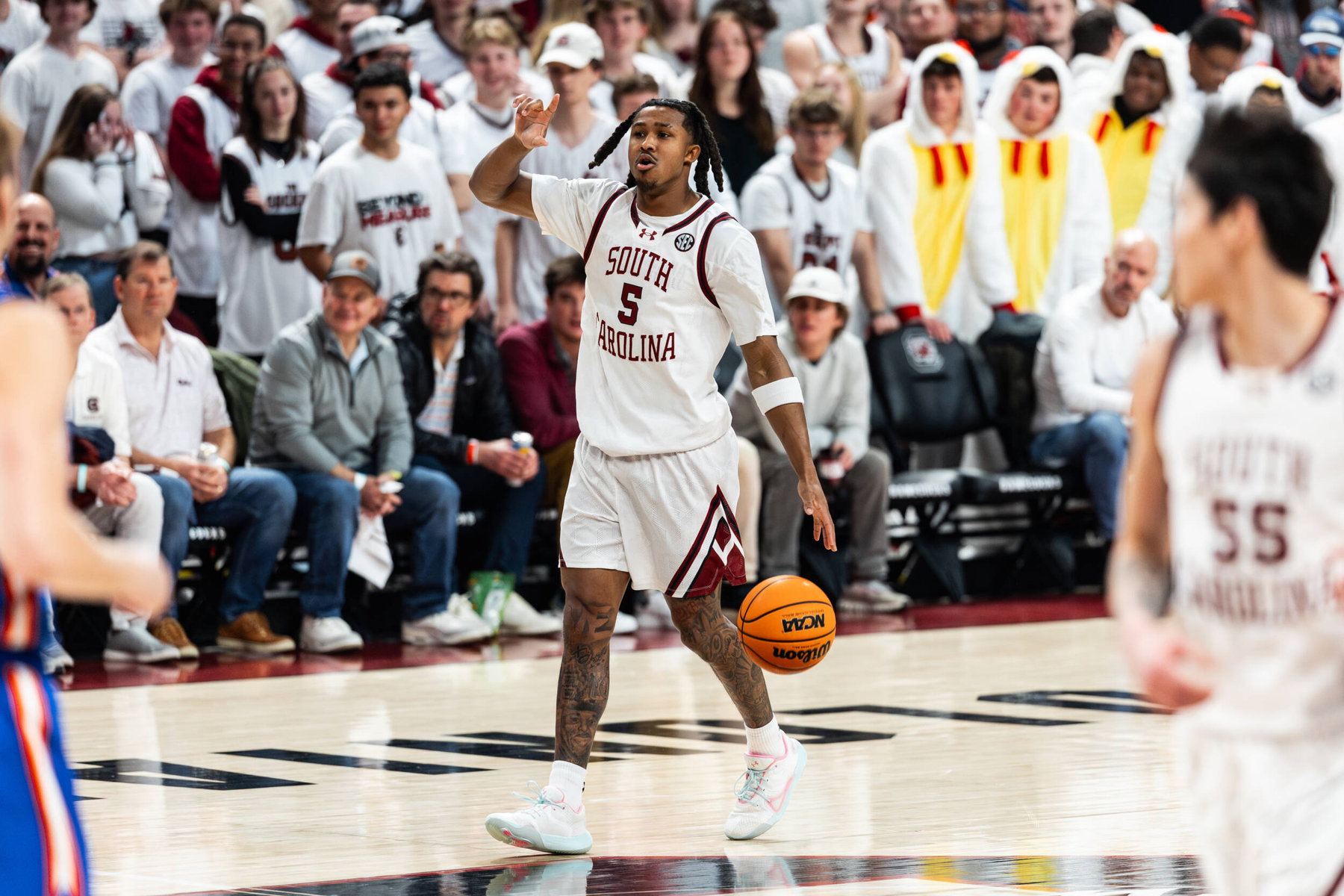 Gamecocks Remain On Road at No. 12/11 Florida Tuesday
