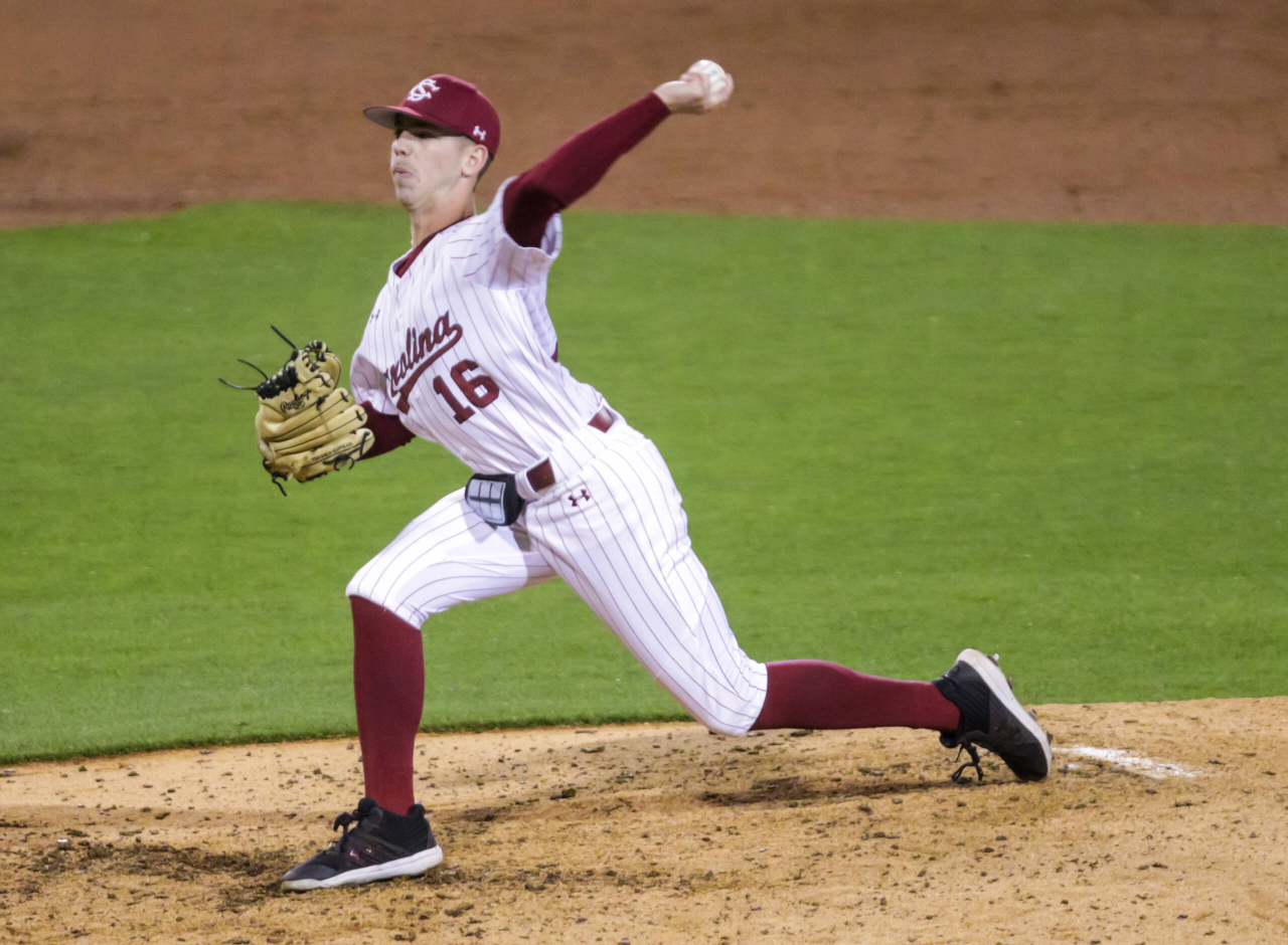 South Carolina Gamecocks pitcher John Gilreath (16) pitches against the Arkansas Razorbacks.