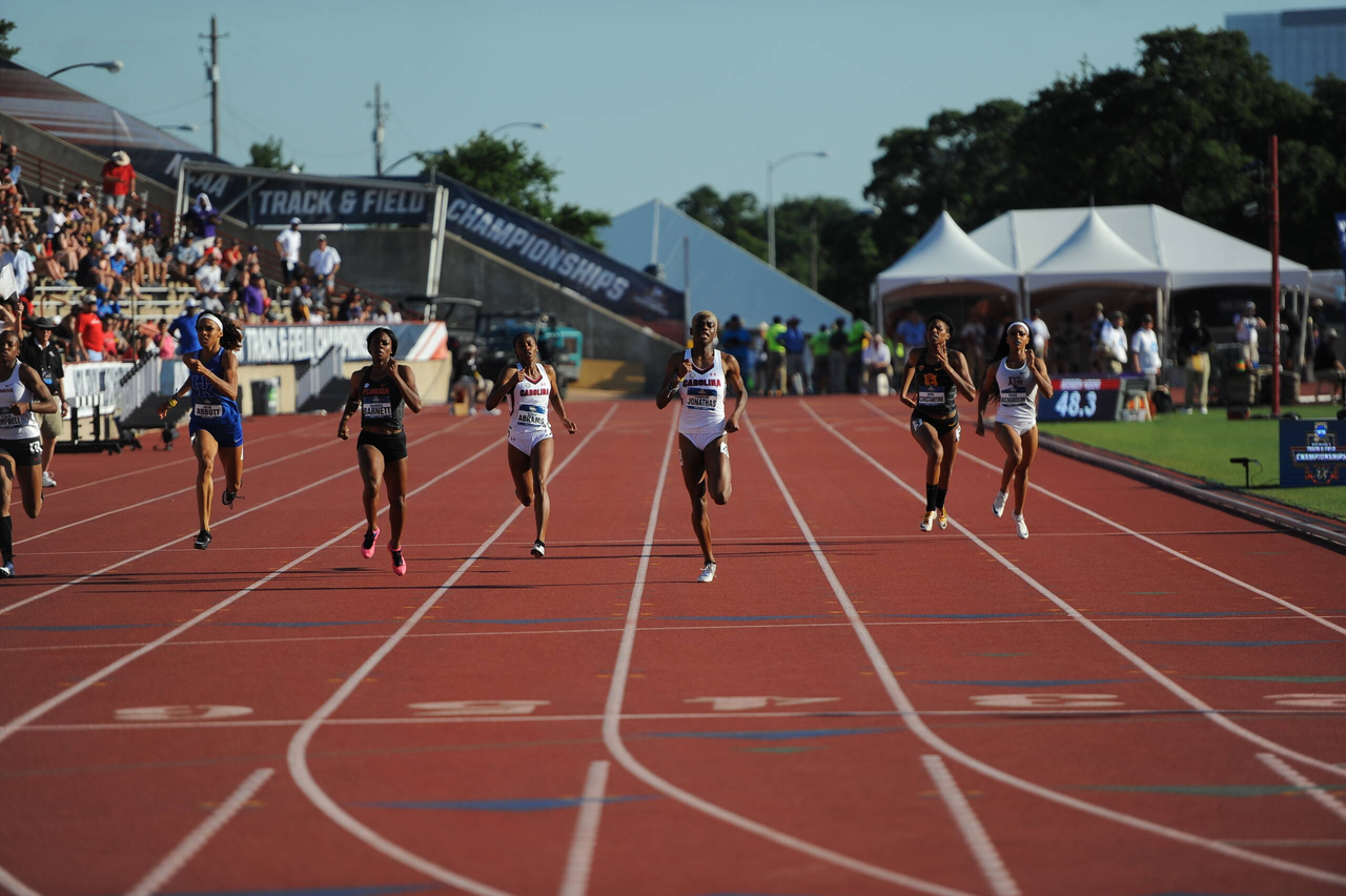 Wadeline Jonathas and Aliyah Abrams in action at the 2019 NCAA Outdoor Championships | June 8, 2019 | Photo by Cheryl Treworgy