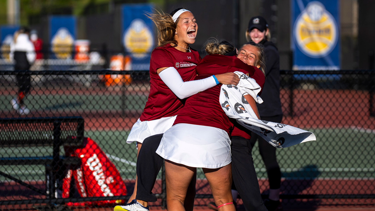 Emma Shelton, Allie Gretkowski and Lindsay Tulenko