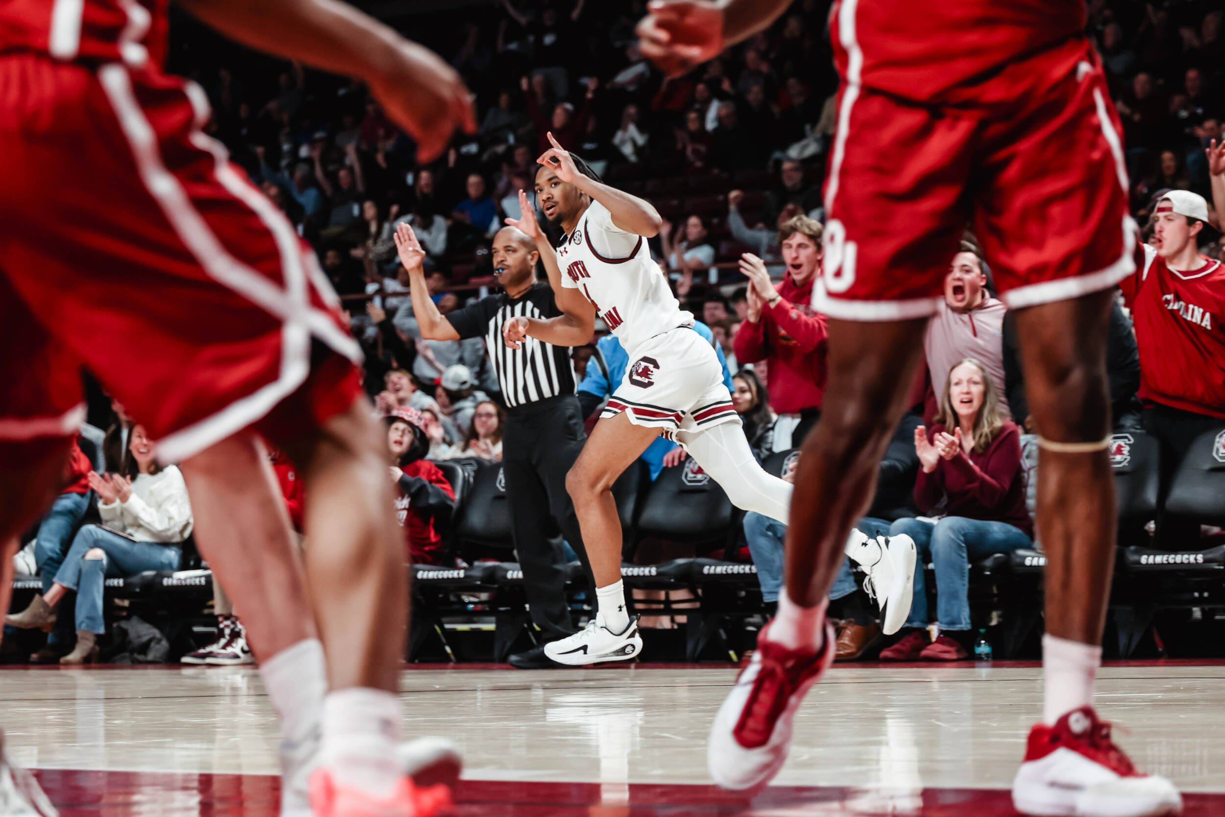 Johnson, Knox Lead Balanced South Carolina by Oklahoma, 85-76