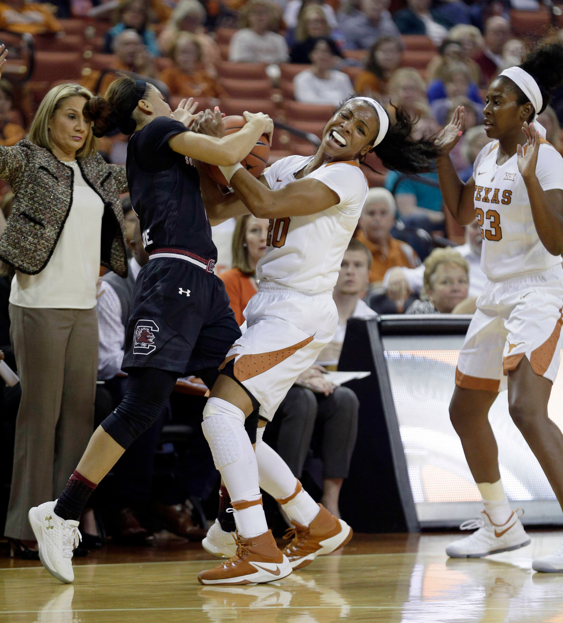 No. 3 South Carolina 76, No. 14 Texas 67