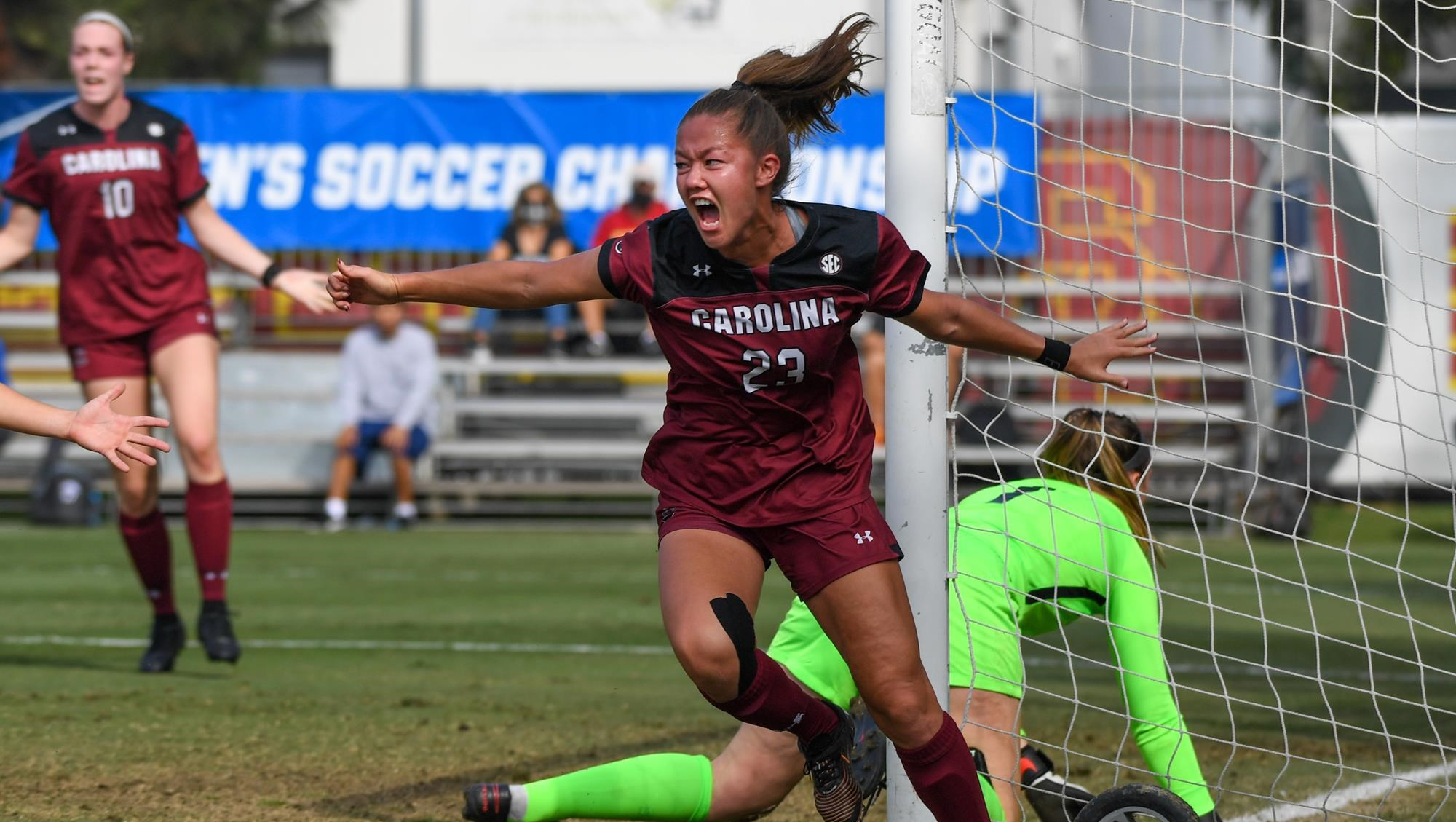 Gamecocks Advance to Sweet Sixteen With 3-0 Victory