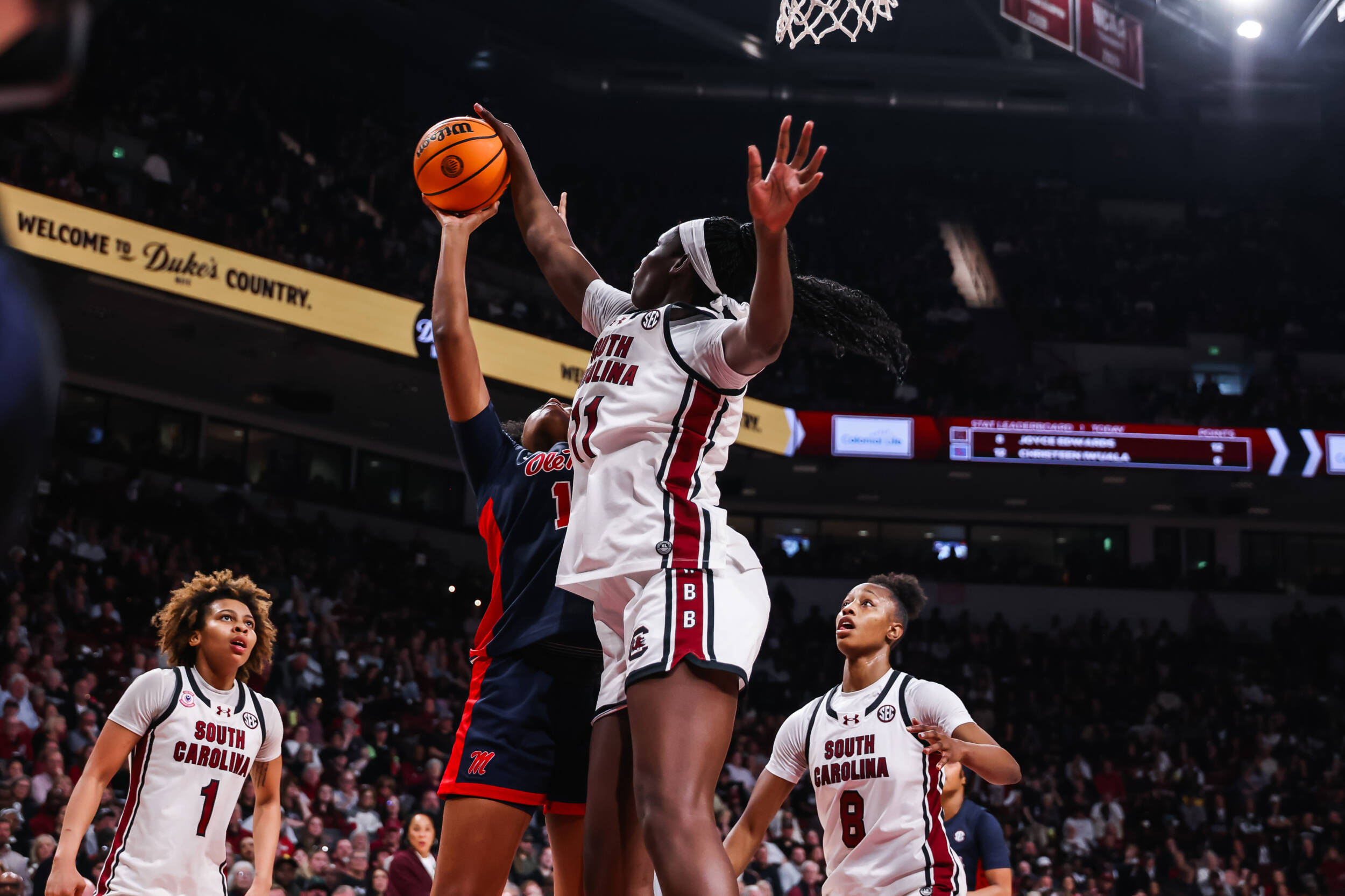 Edwards, Okot lead No. 3 South Carolina to share of SEC title