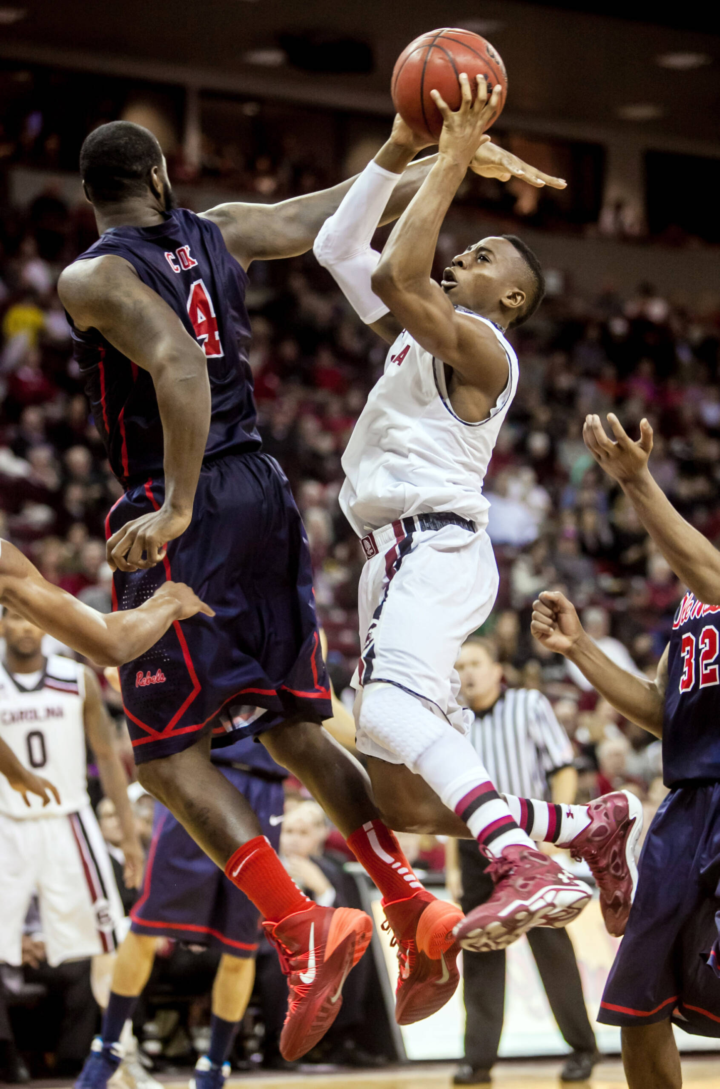 Gamecocks Fall 75-71 In Road Contest At Ole Miss