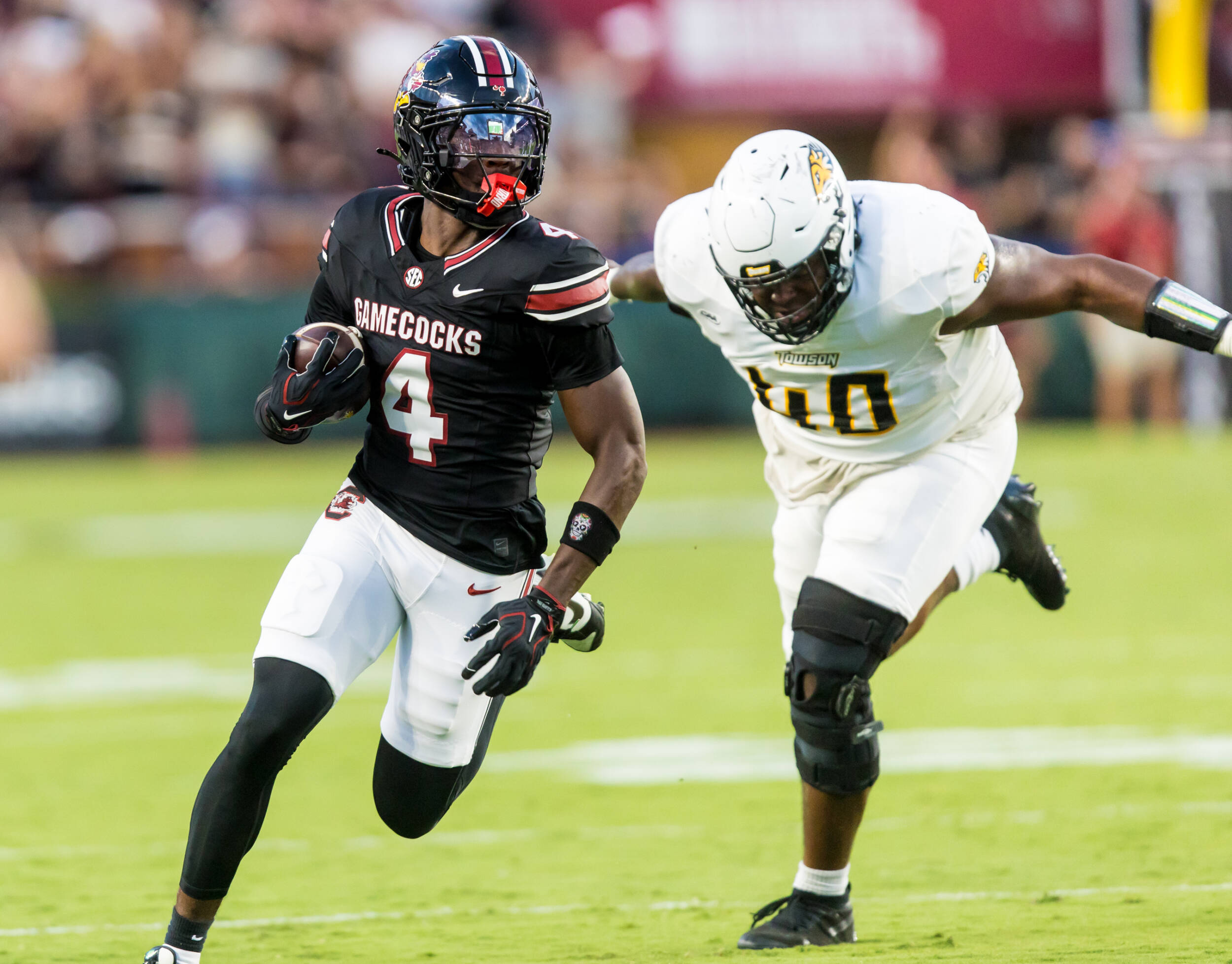 Swain Sets Return TD Record in 45-9 Win over Towson