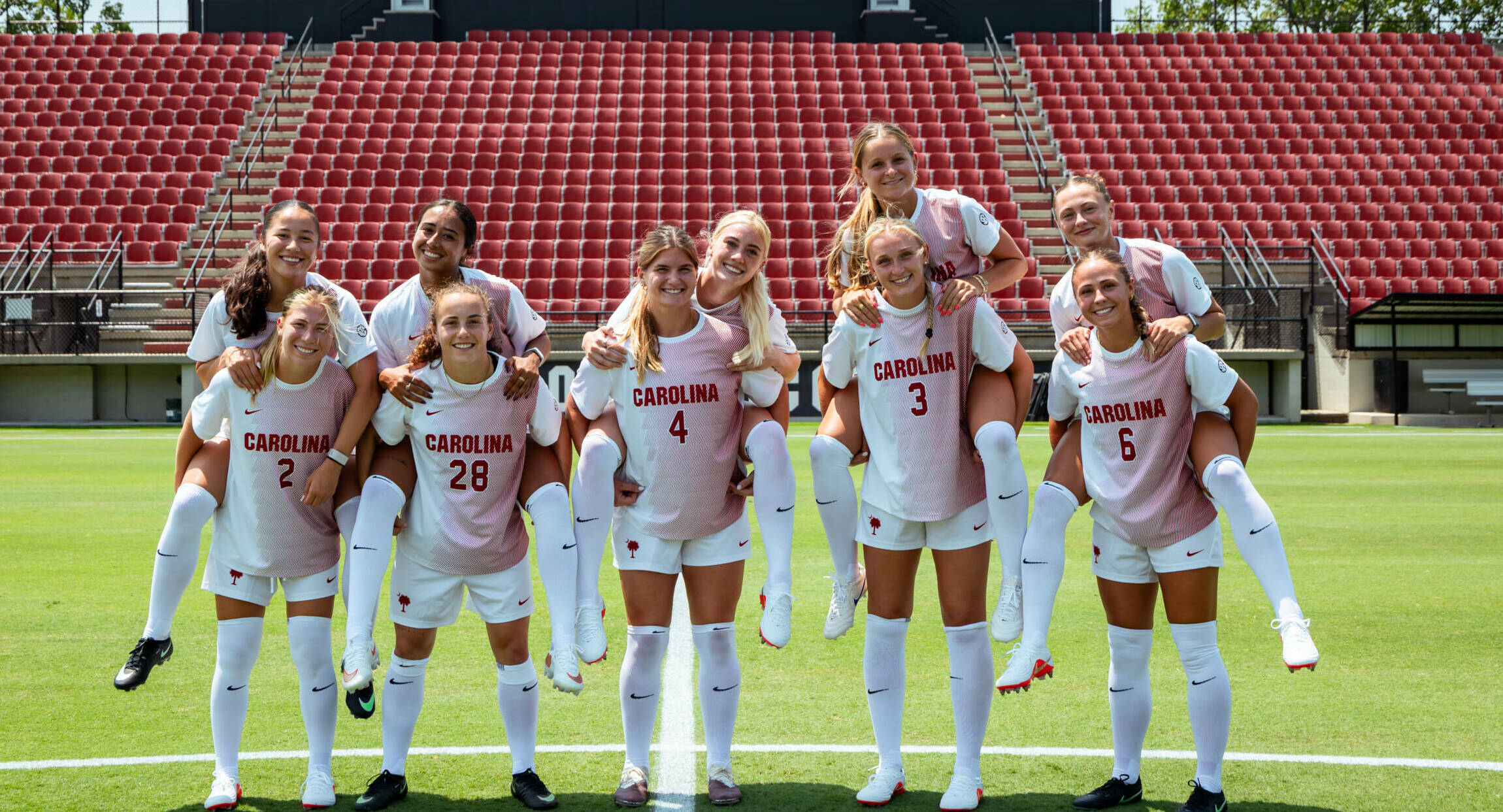 Women's Soccer Faces College of Charleston for Senior Night