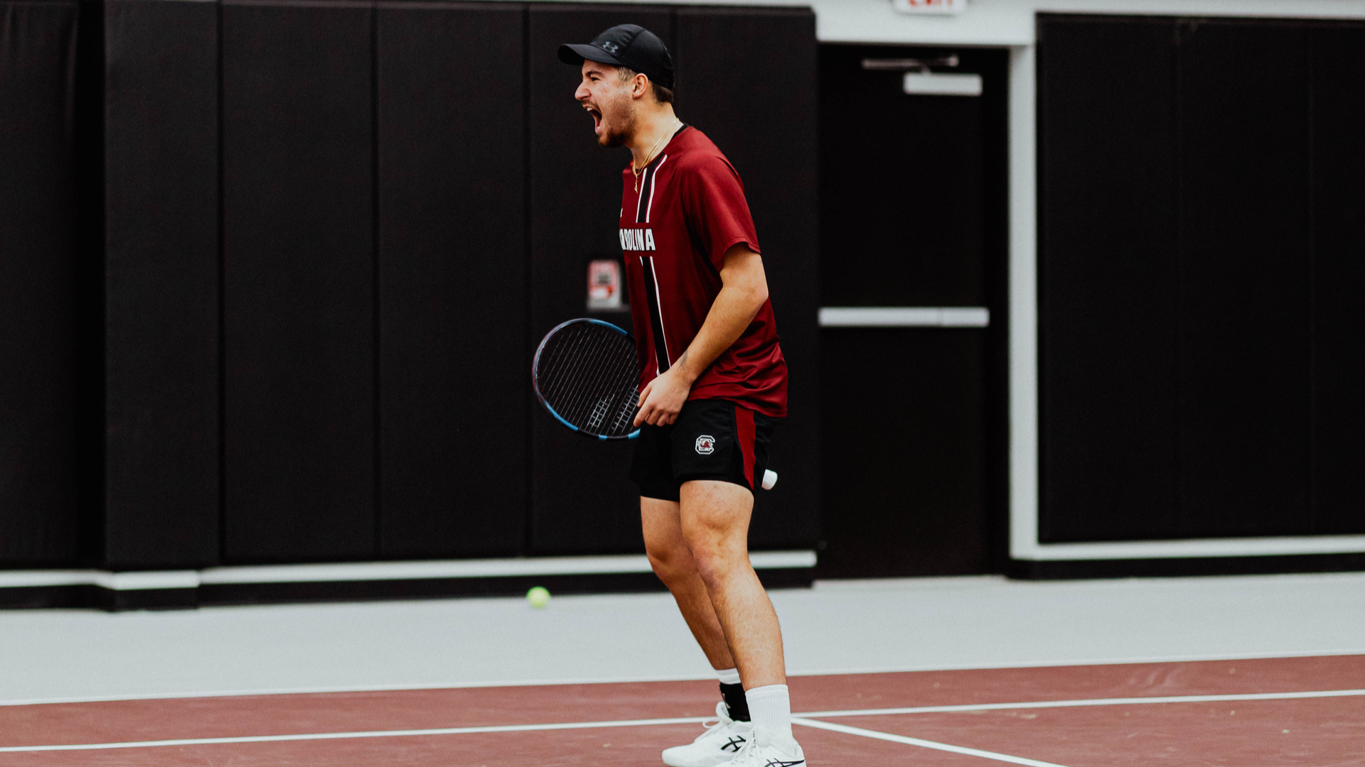 Men's Tennis Sweeps Doubleheader