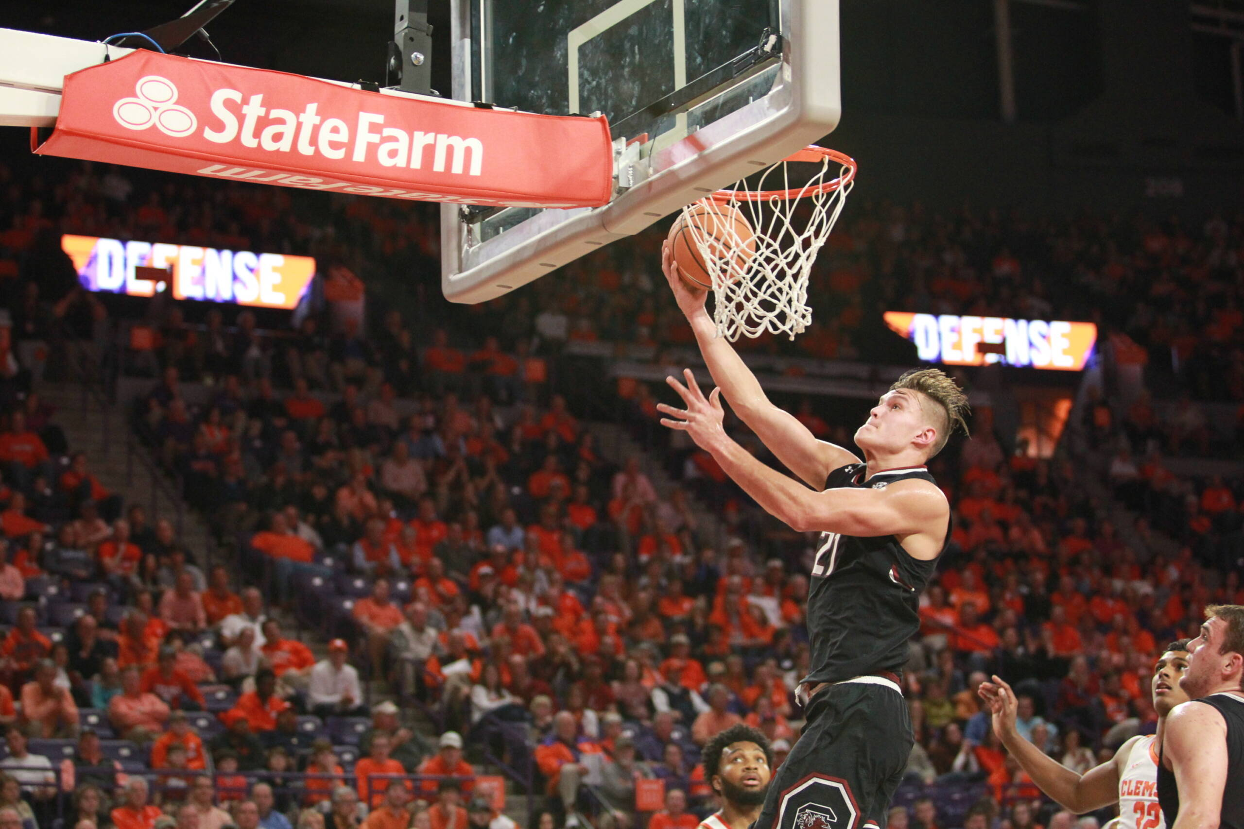 Reed's 3s lead Clemson to 64-48 win over South Carolina