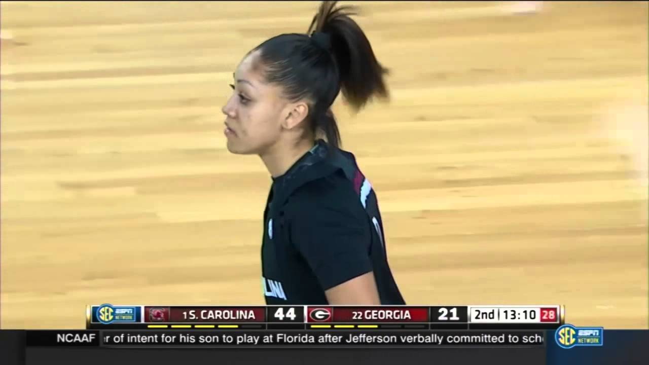 Highlights: South Carolina Women's Basketball Downs Georgia 58-35