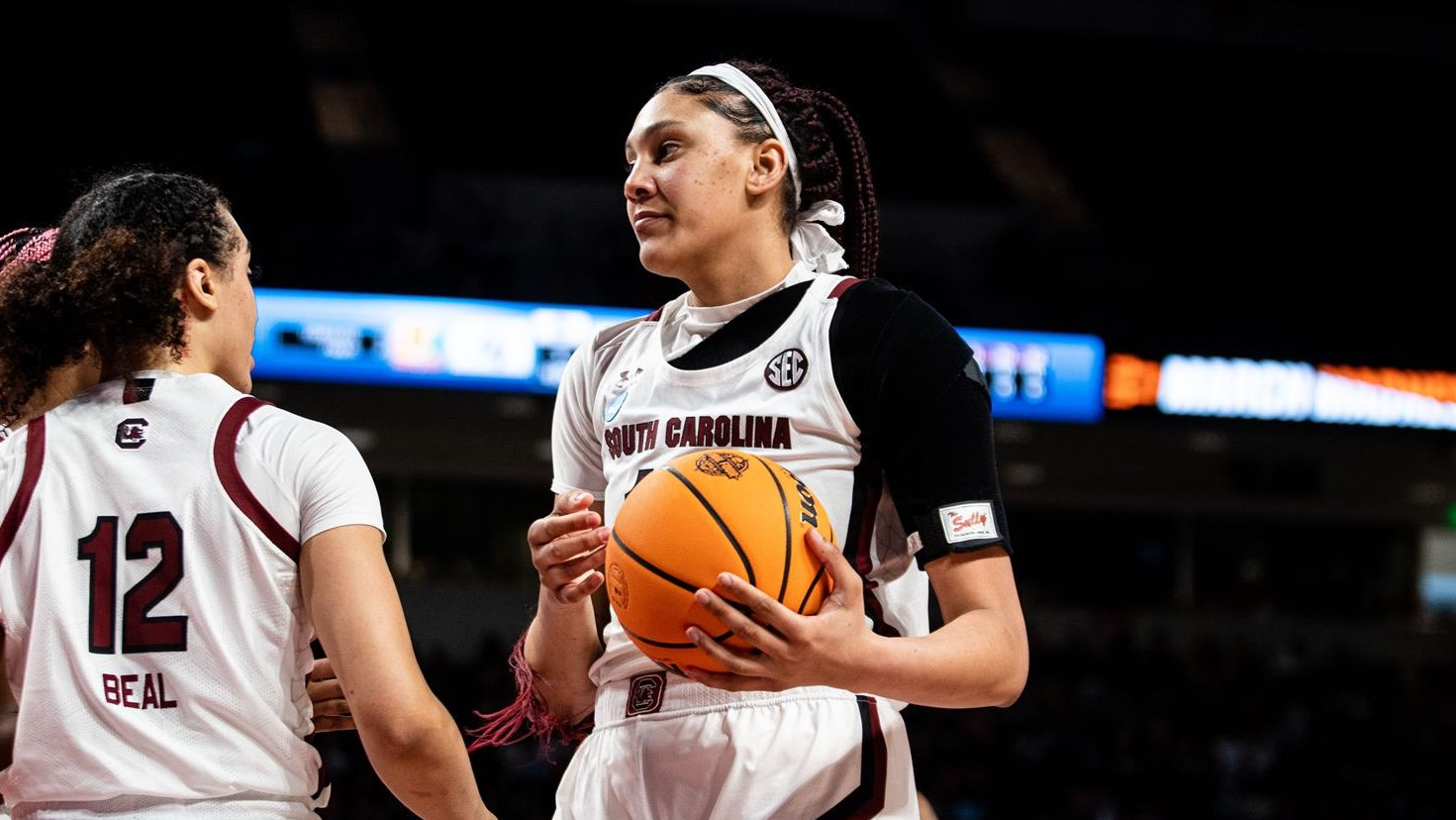 South Carolina Advances to Sweet 16 with 49-33 Win Over Miami