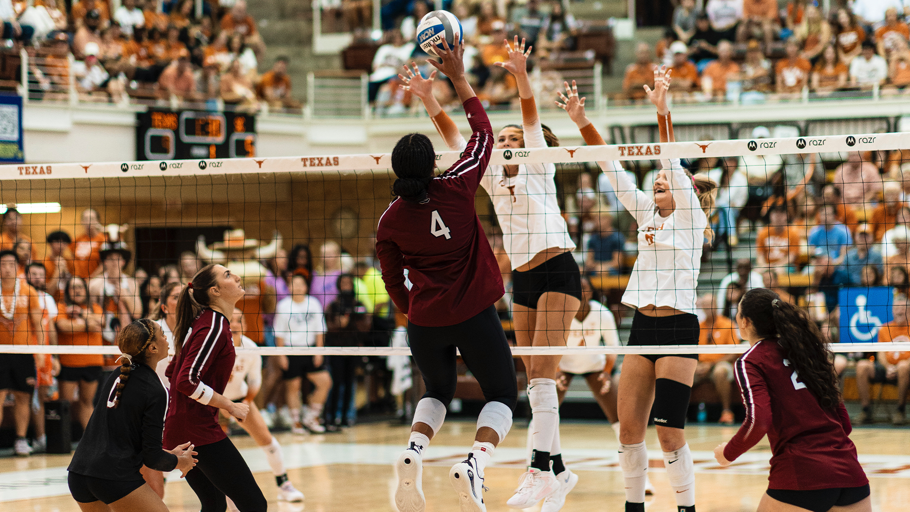 Volleyball Drops Regular Season Finale to No. 4 Texas in Four Sets