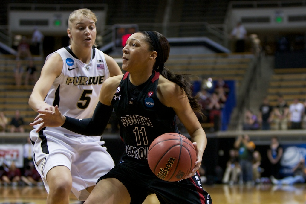 Women's Basketball Defeats Purdue, 72-61