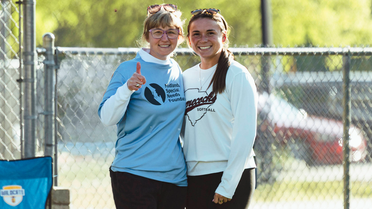 Lexi Winters volunteering