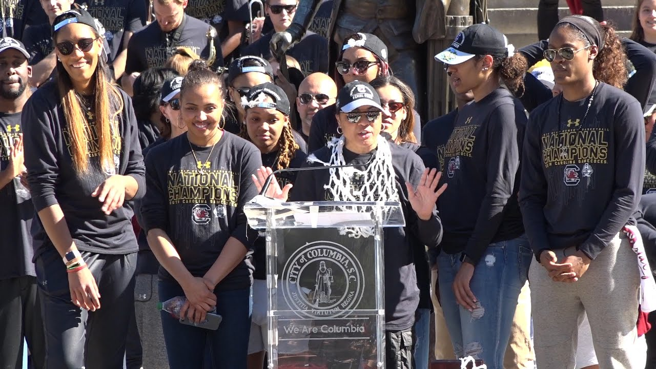 Women's Basketball Celebration Parade (Podium) — 4/9/17