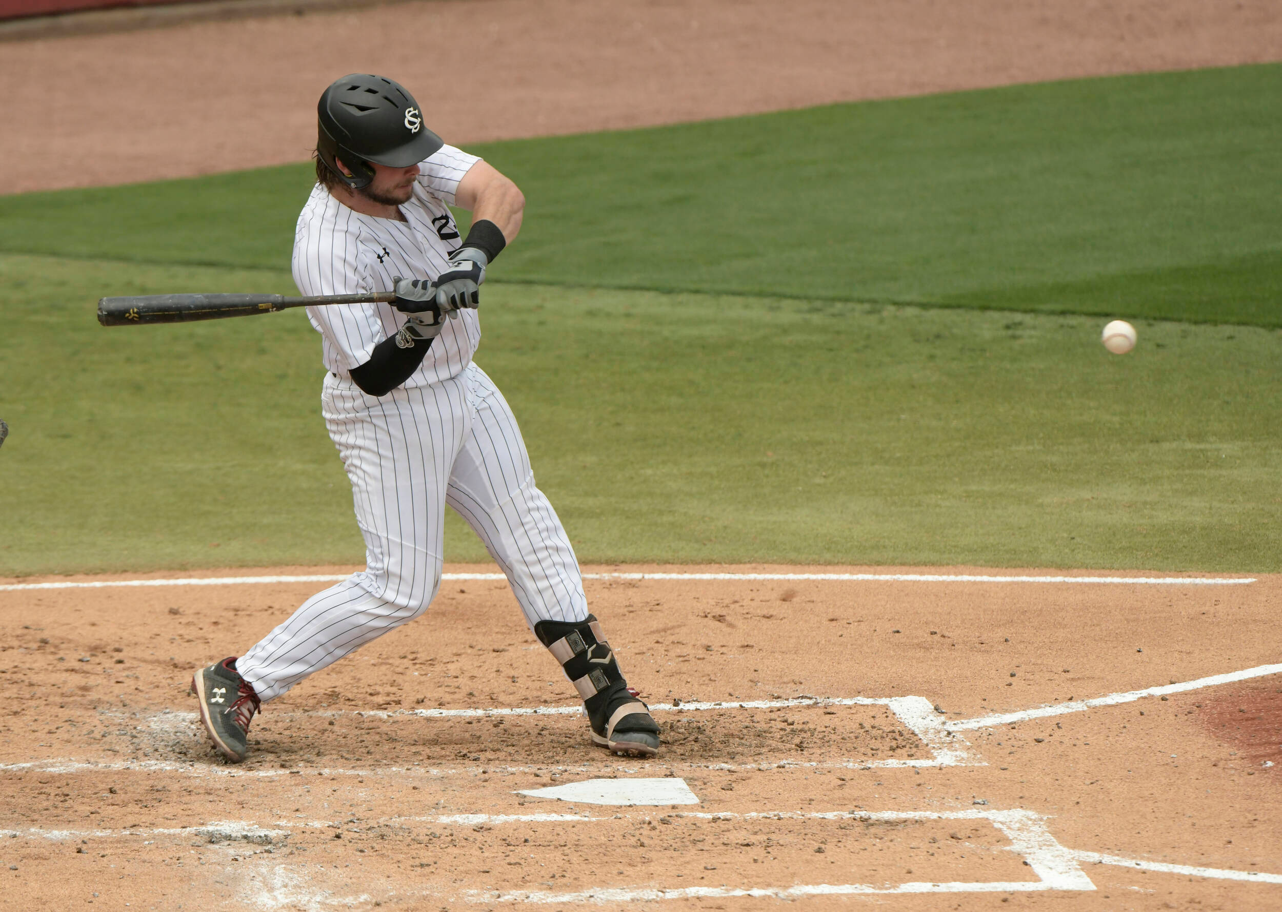 Baseball Falls to LSU on Friday Afternoon