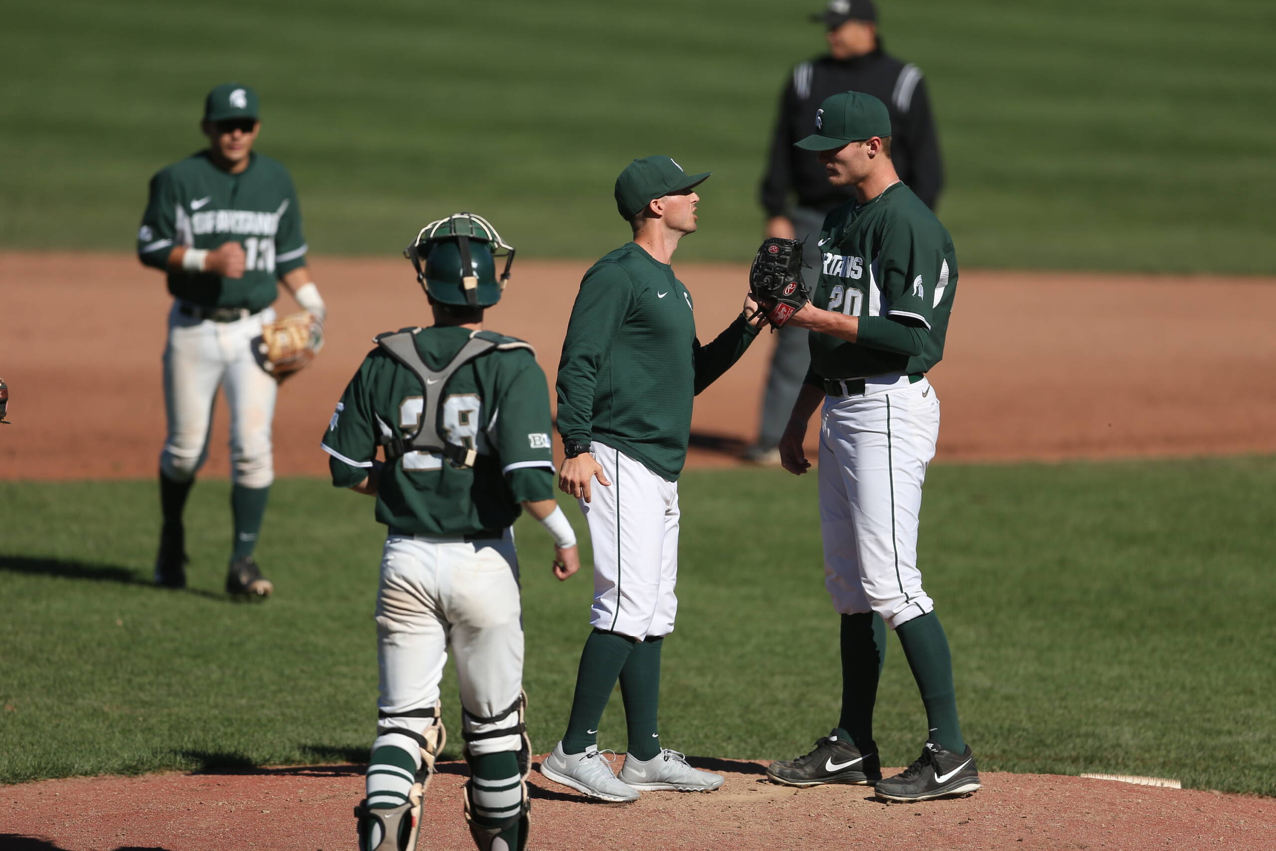 Baseball Tabs Meade as Pitching Coach