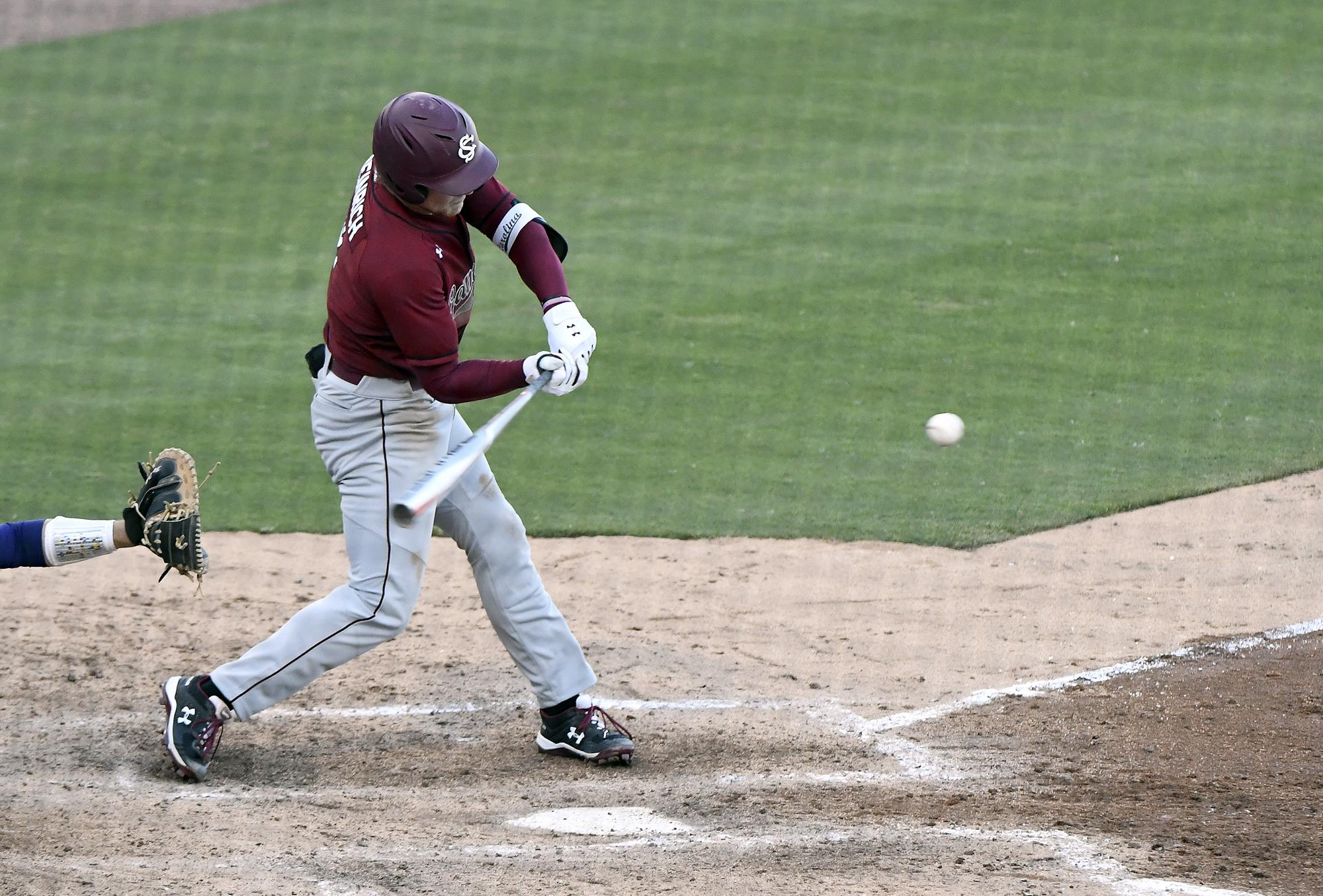 Baseball Bounces Back with 8-5 Win over Clemson
