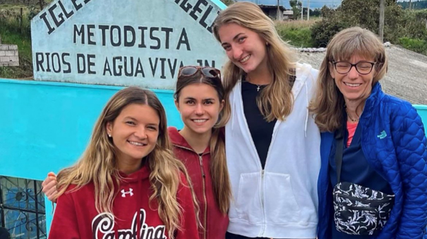 Satzke, Dominique, Hendrix in Ecuador