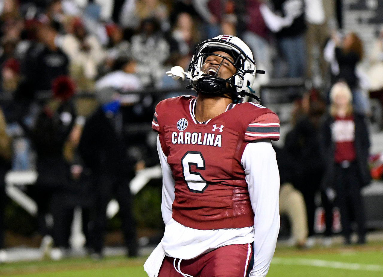 Football vs. Florida (Nov. 6, 2021)