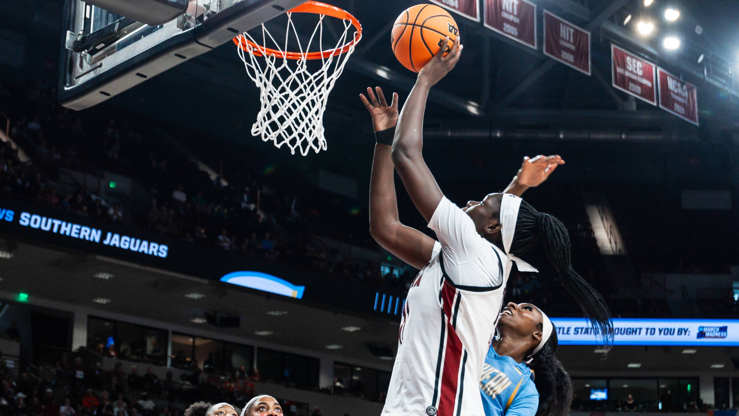 Gamecocks-Sooners Rematch in Sweet 16 Saturday