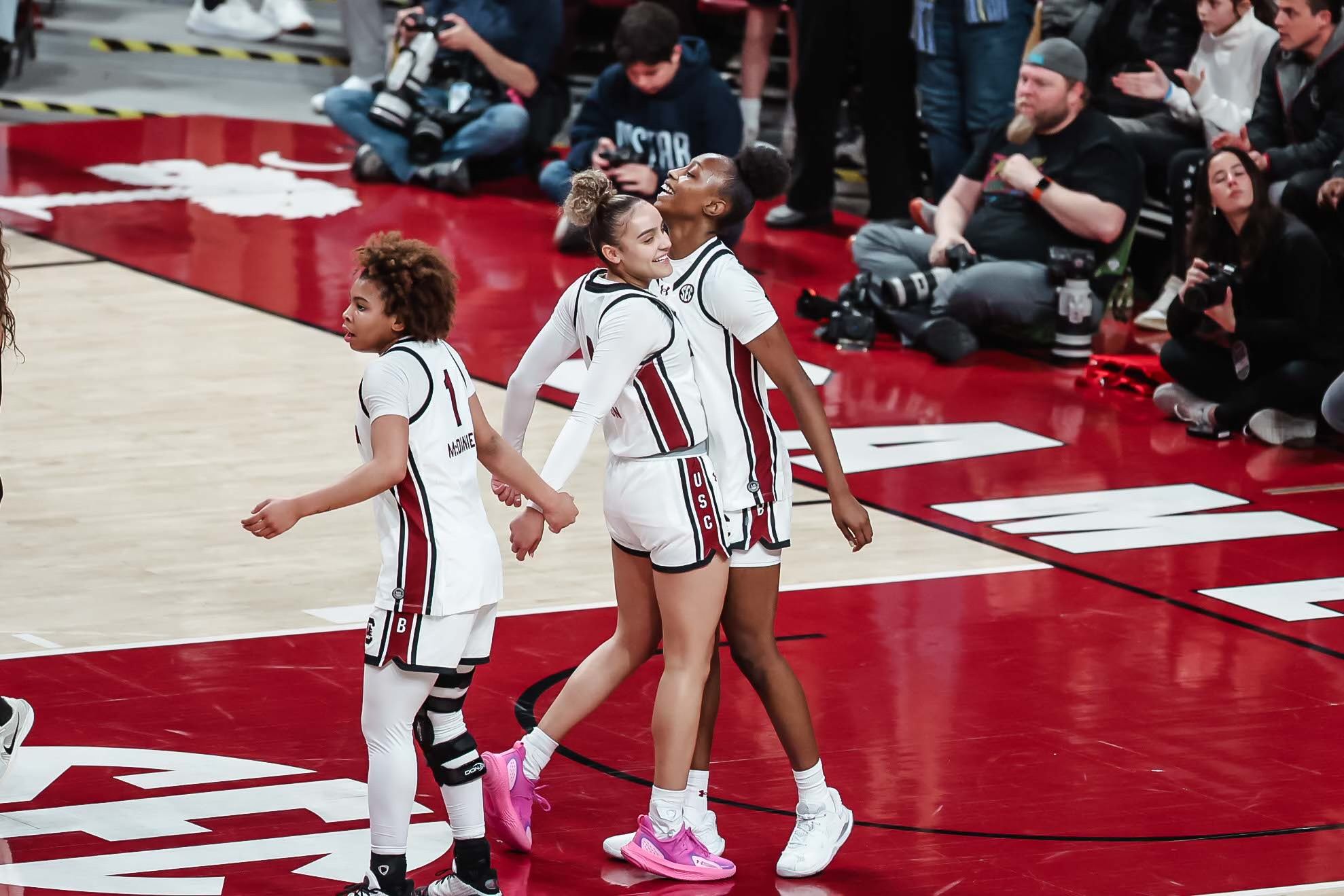 Latson, Johnson lead No. 2 Gamecocks to 103-74 win over No. 5 Vanderbilt