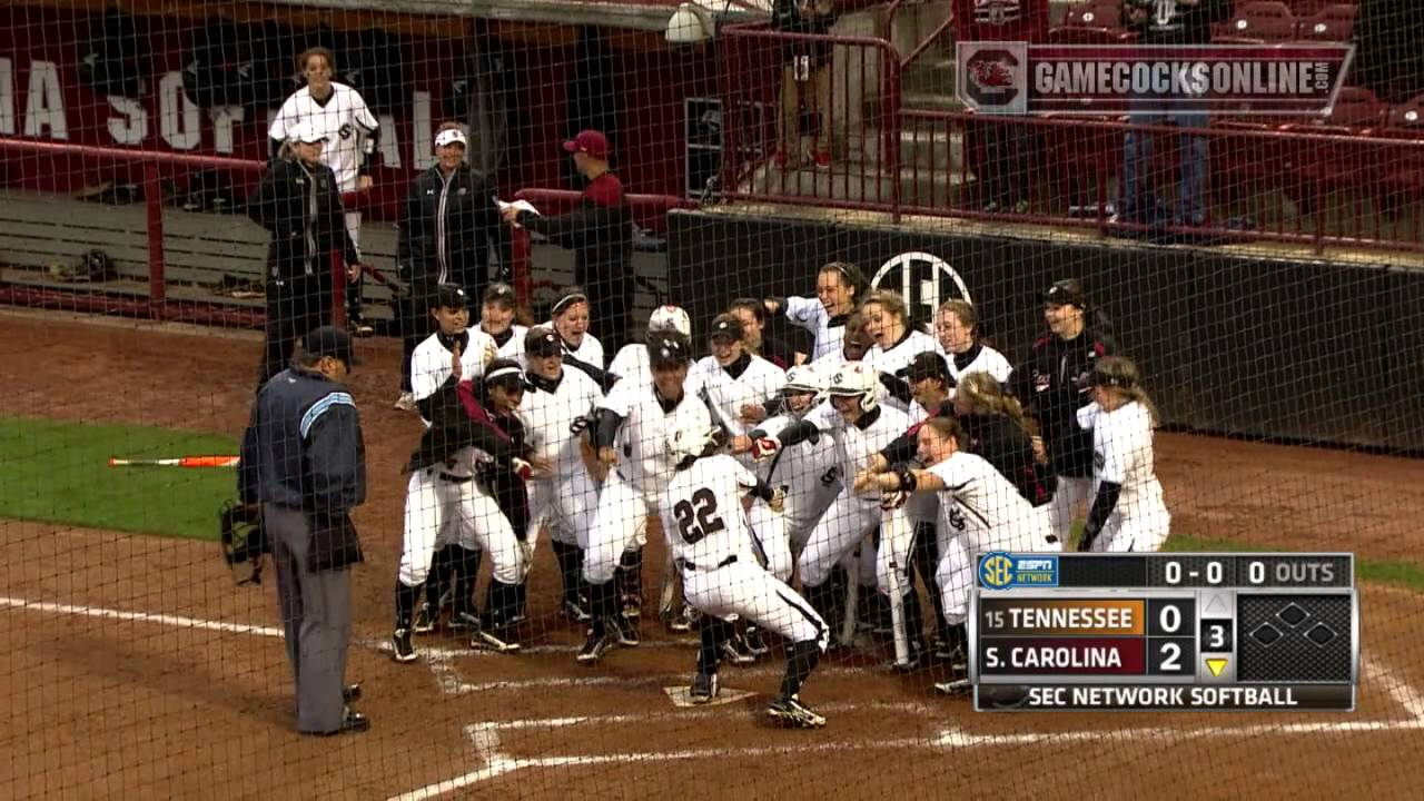 South Carolina Softball Shuts Down Tennessee 8-0