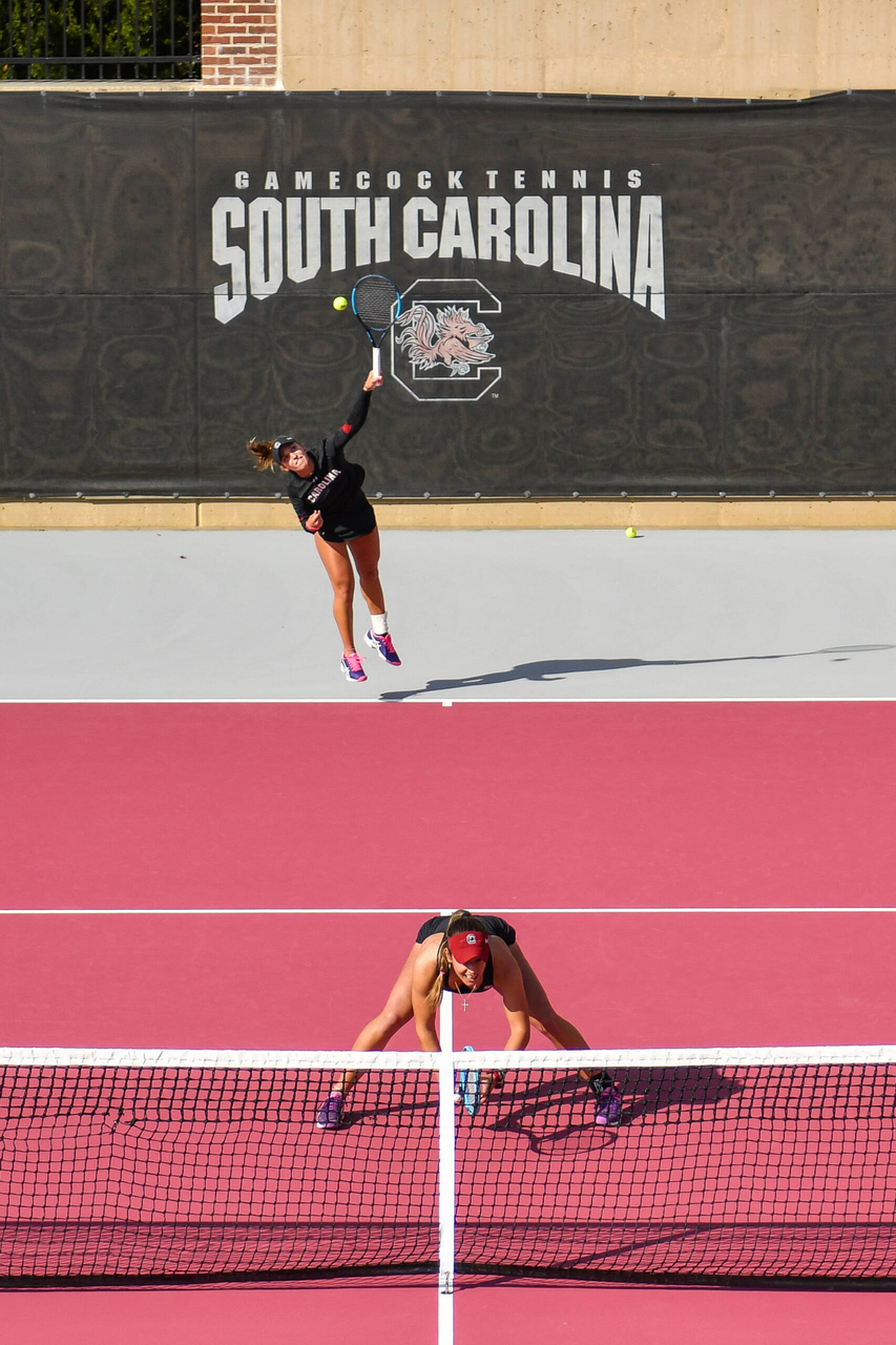 Ana Cruz and Gabriela Martinez