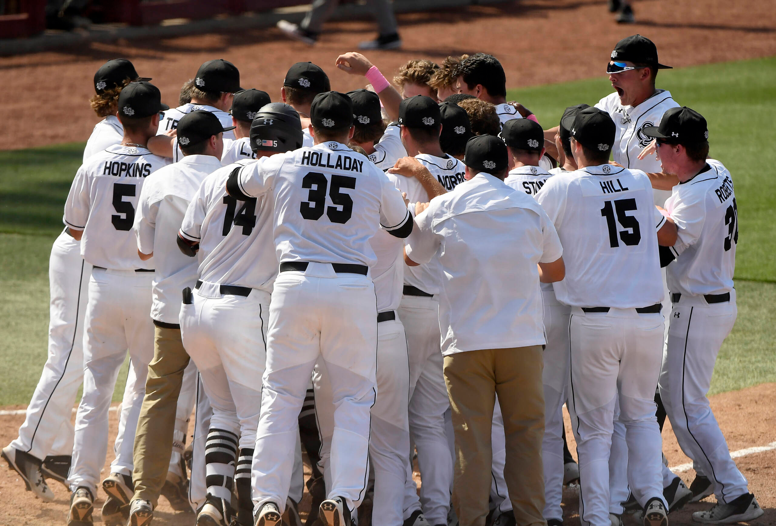 Baseball Closes Out Regular Season with Trip to Texas A&M