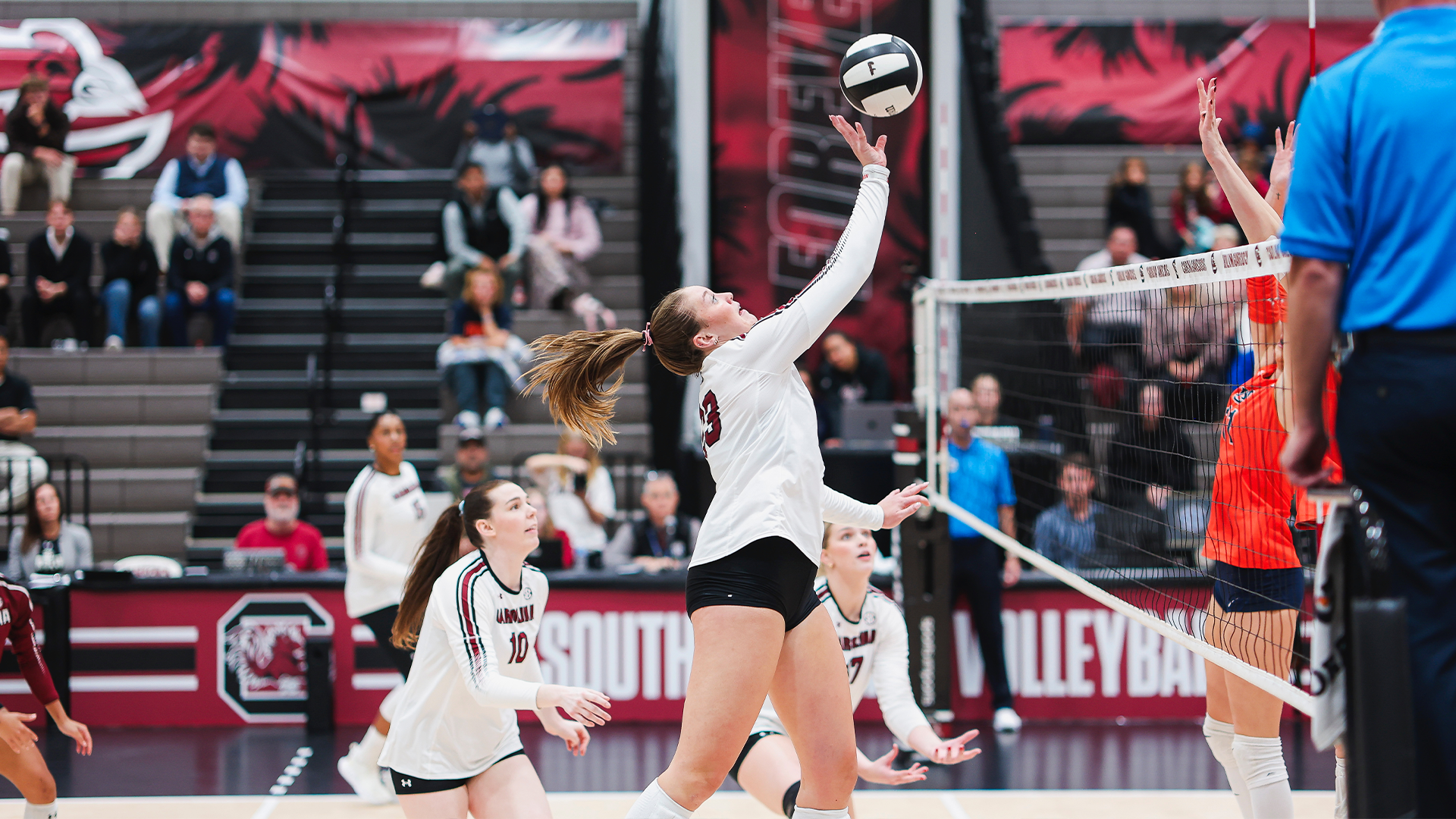 Gamecocks Fall to Auburn in Four Sets
