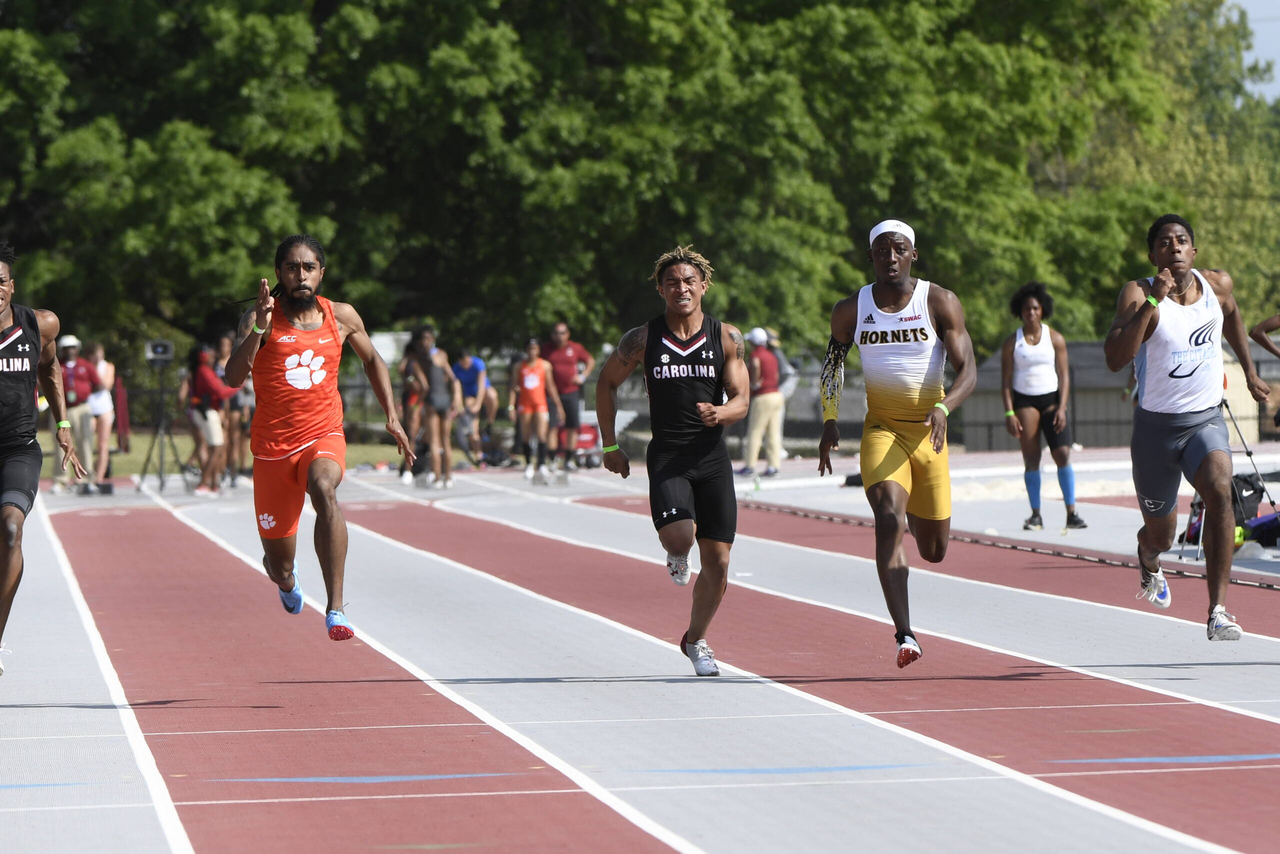 Carlos Wilson in action at the 2019 Gamecock Invitational | April 13, 2019 | Photo by Allen Sharpe