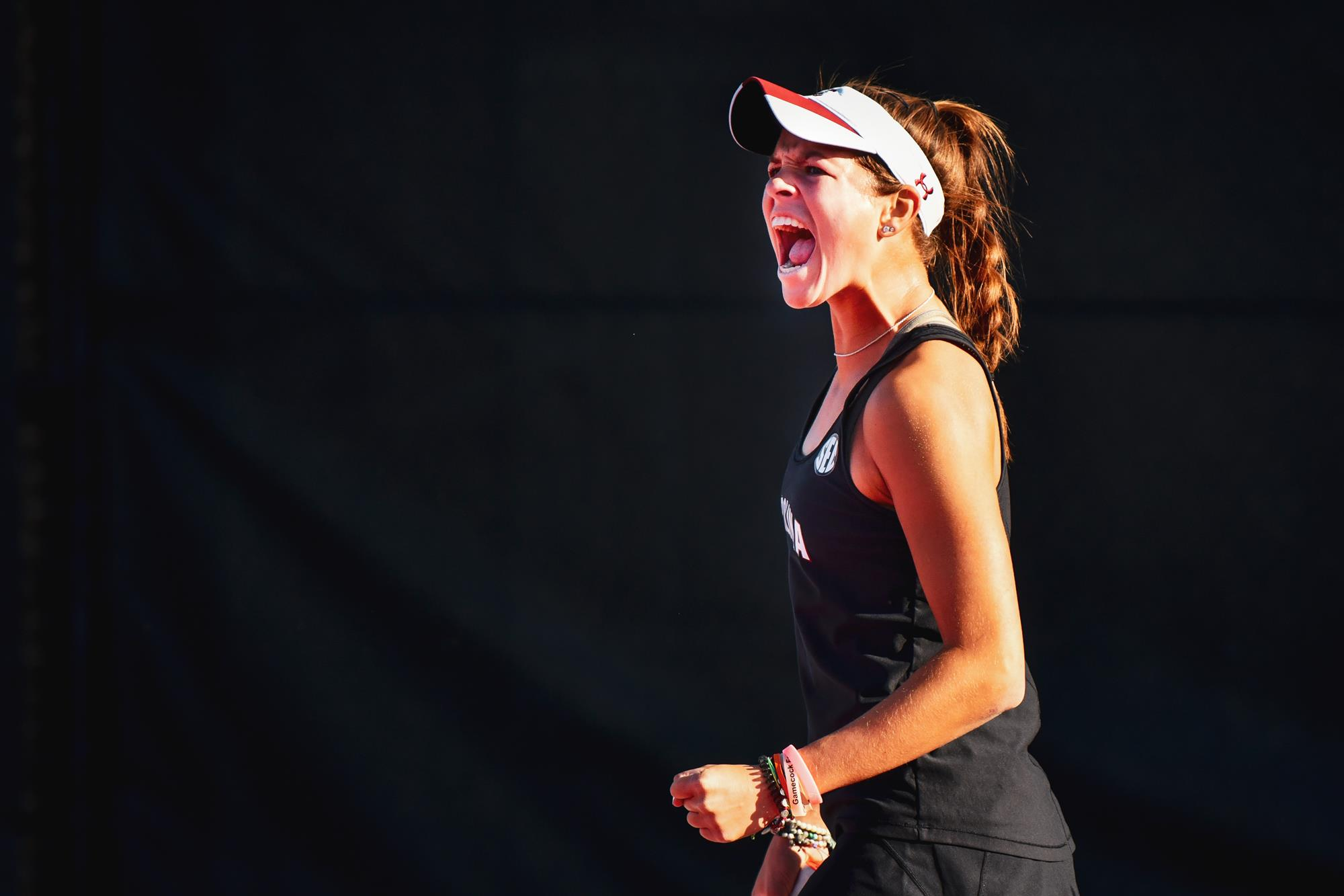 Shelton Remains Undefeated in Dual-Match Singles