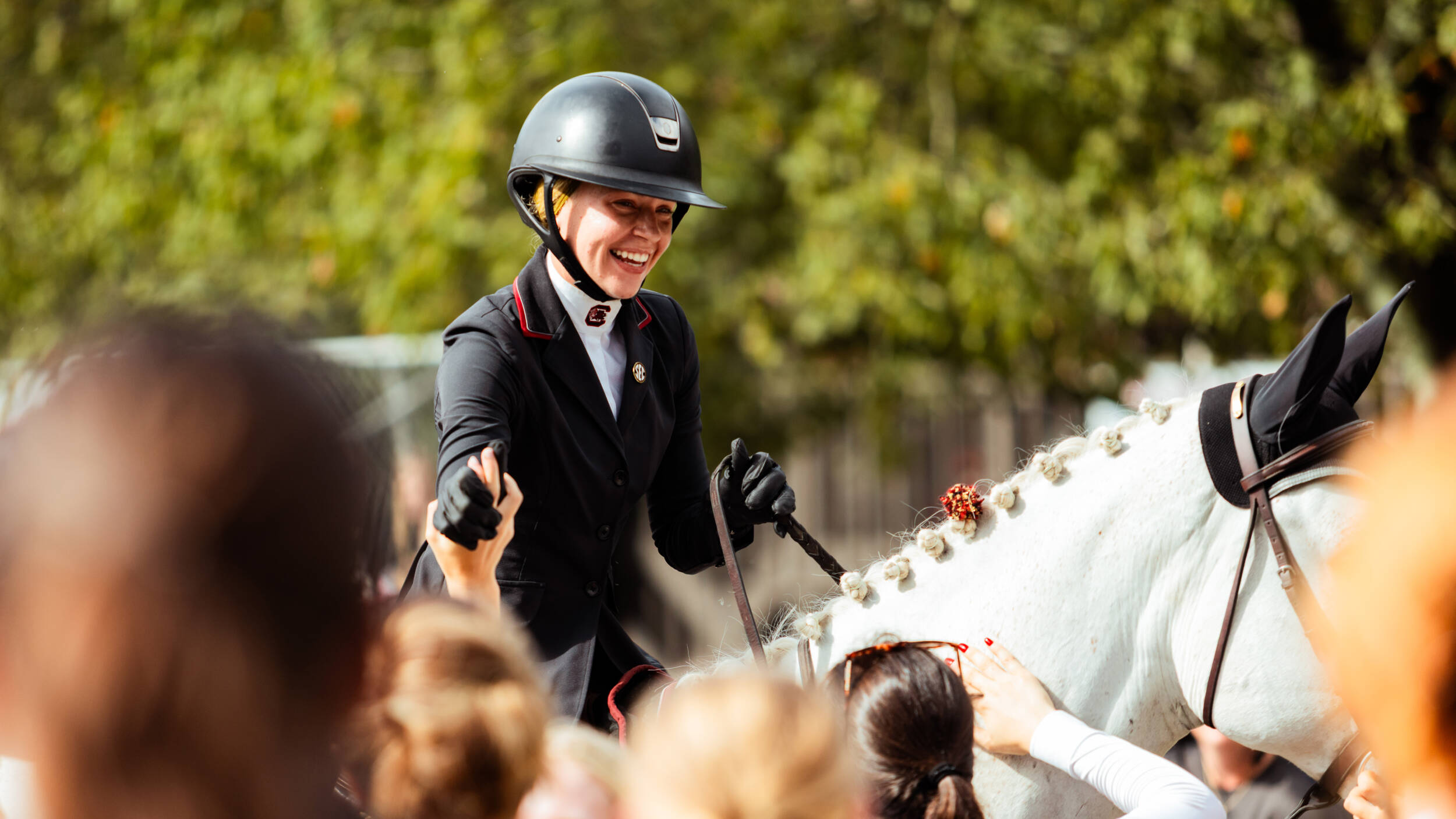 Equestrian Rallies Past No. 2 SMU