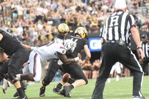 Javon Kinlaw vs. Vanderbilt | 9/22/18 | Photo by Mike Strasinger