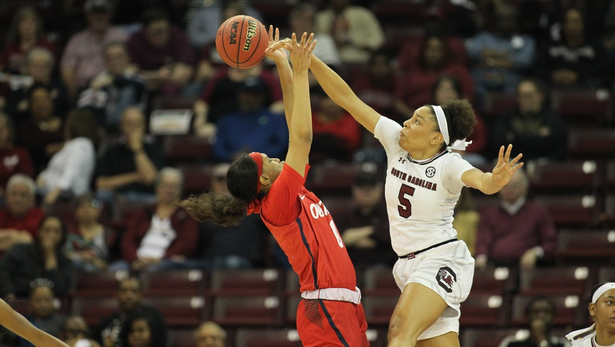 Defense Steps Up in 76-42 Win Over Ole Miss