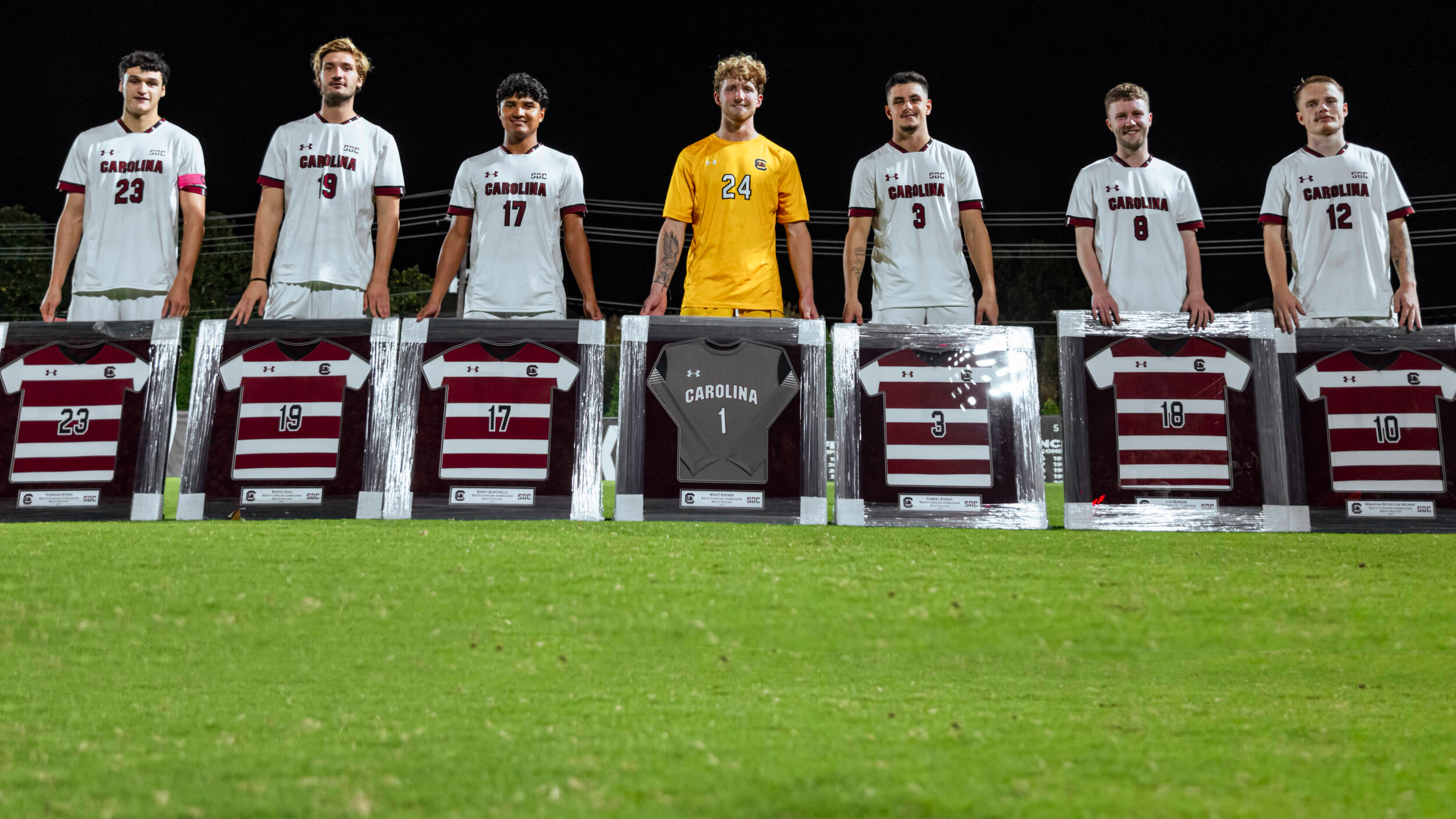 Gamecocks Dominate Eagles 3-0 on Senior Night